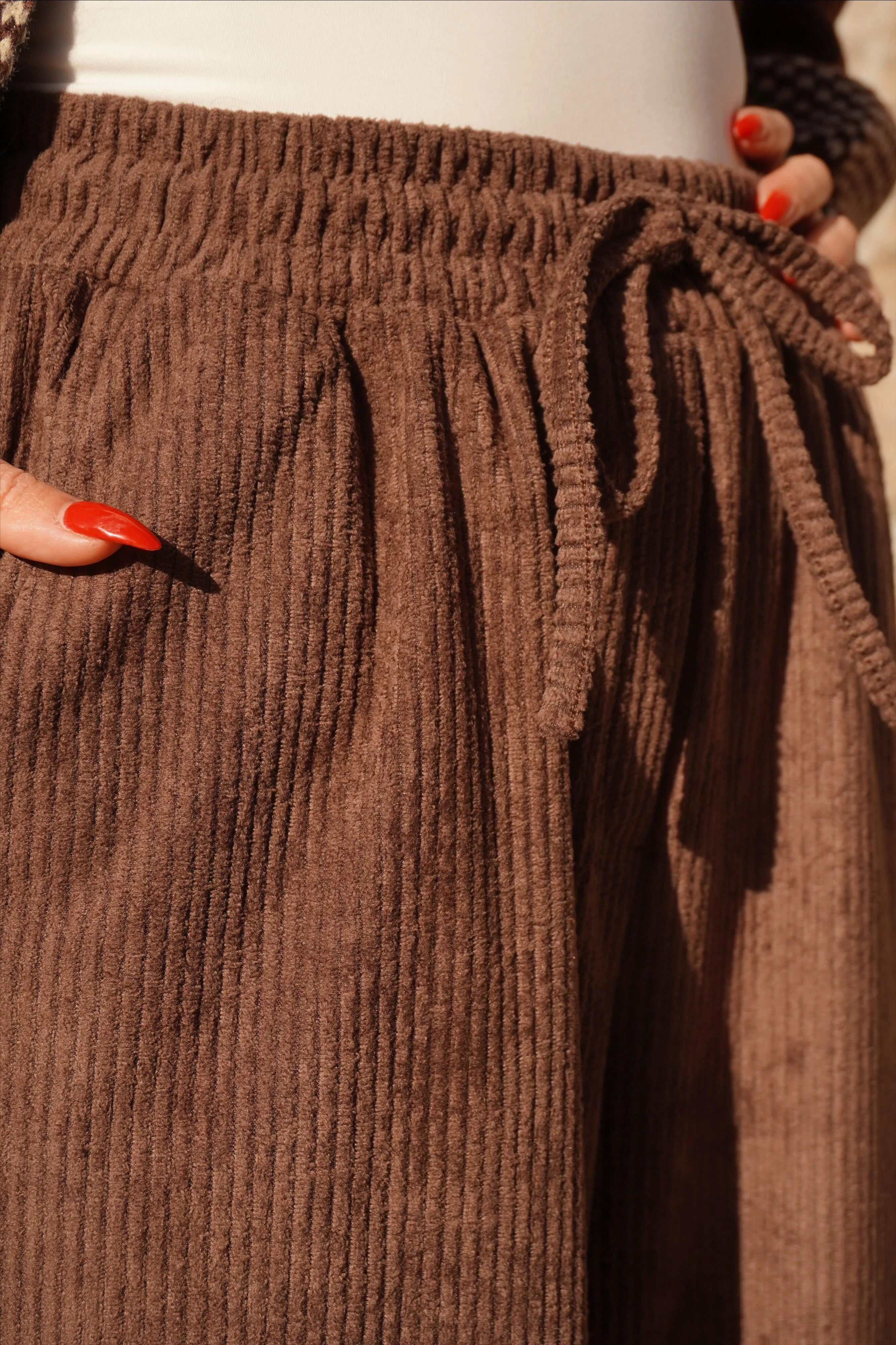 Beli Lastikli Fitilli Kahve Kadife Pantolon