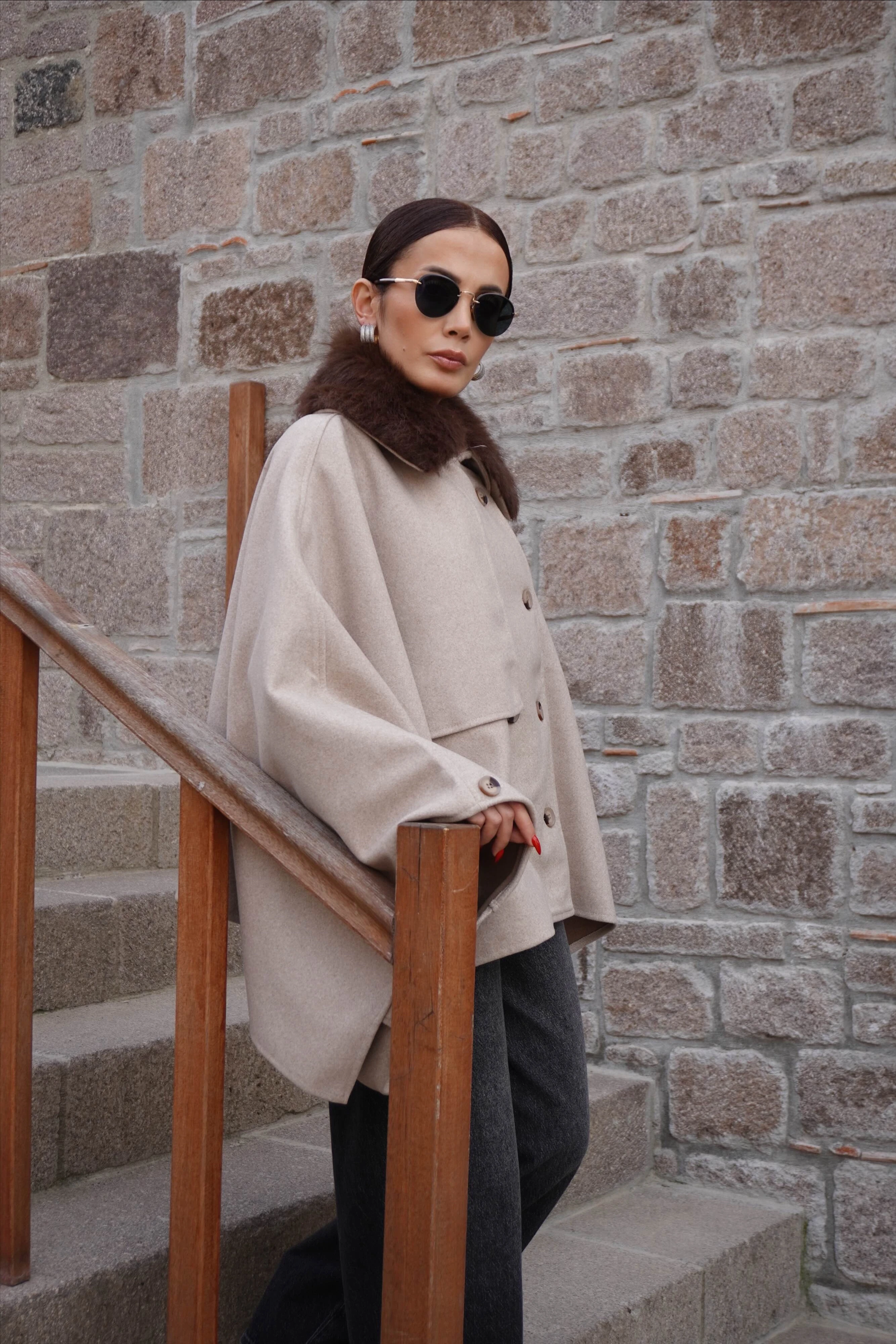 Portatif Kürk Yaka Kaşe Bej Panço