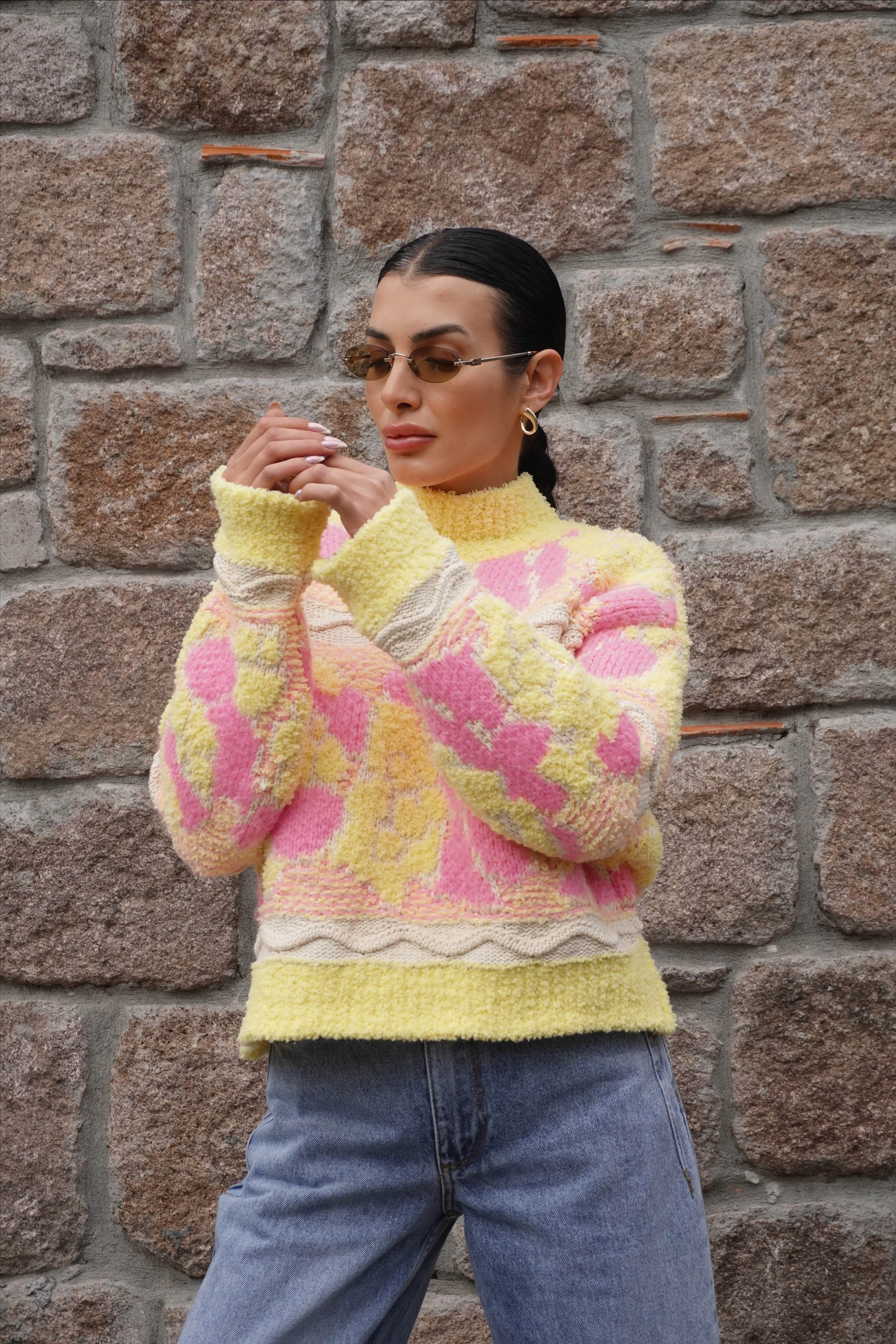 Triko Halı Örgü Çok Renkli Kazak 