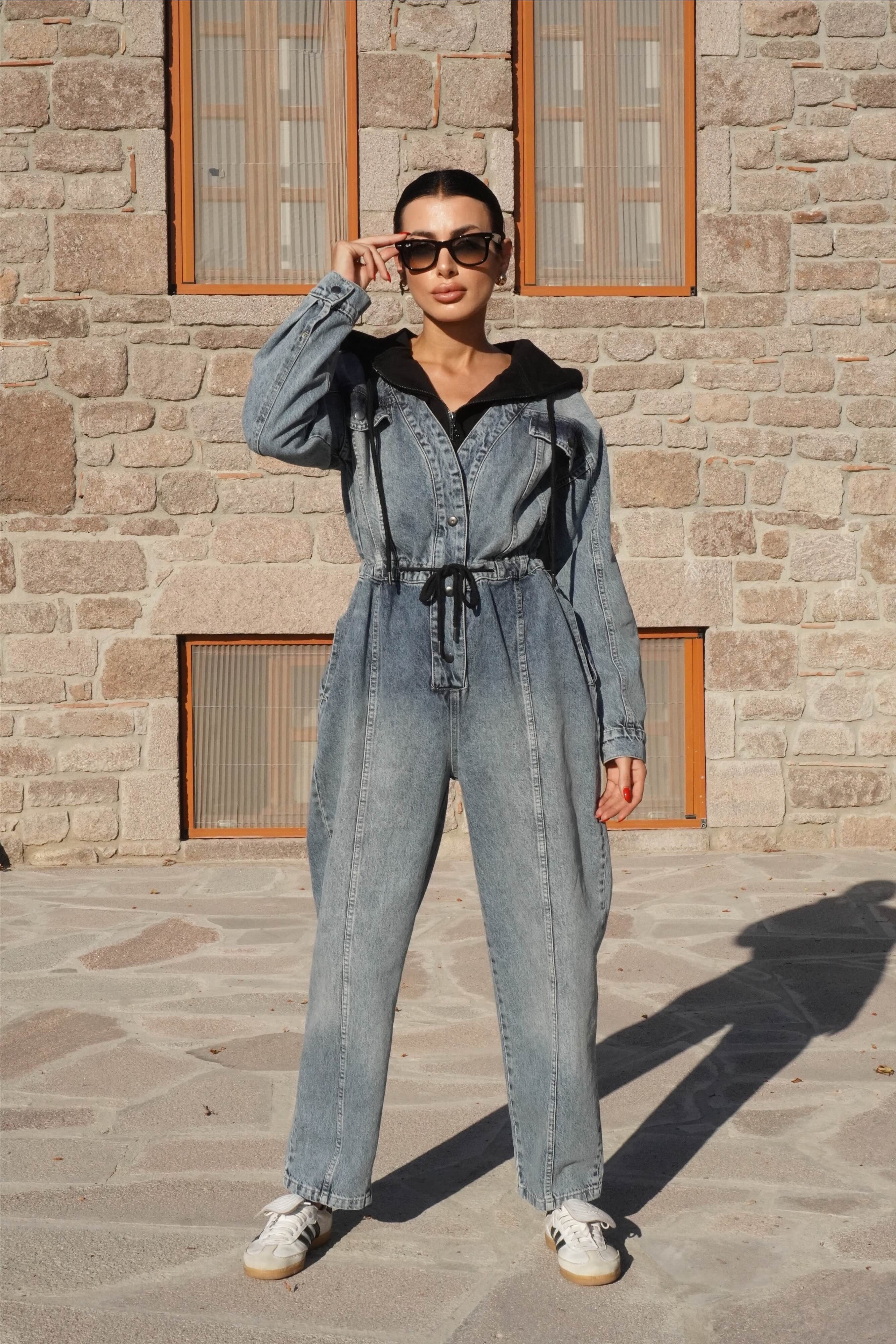 Kapüşon Detaylı Belden Büzgülü Denim Tulum 