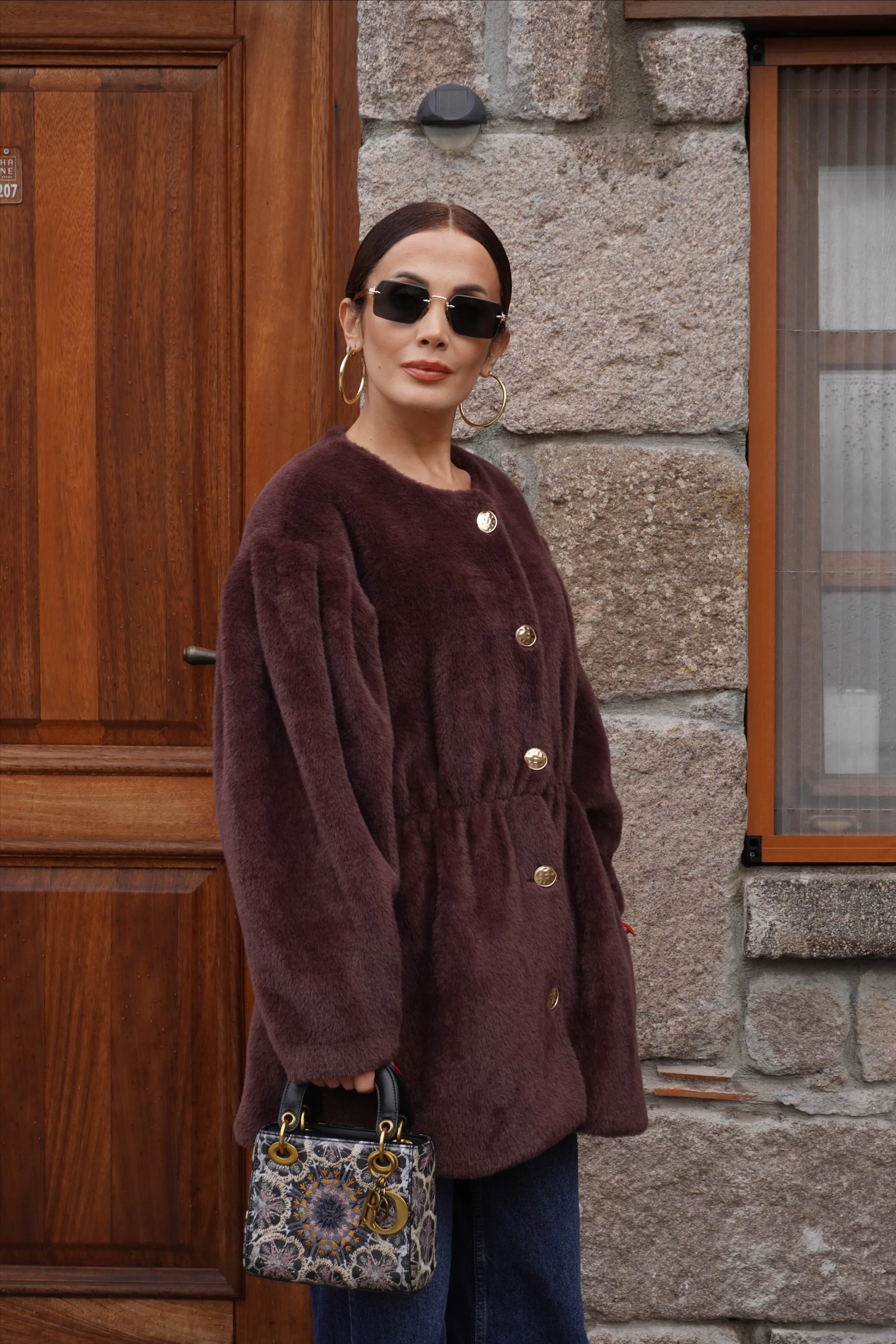 Gold Düğme Detaylı Bel Oturtmalı Kürklü Mini Kahve Kaban 