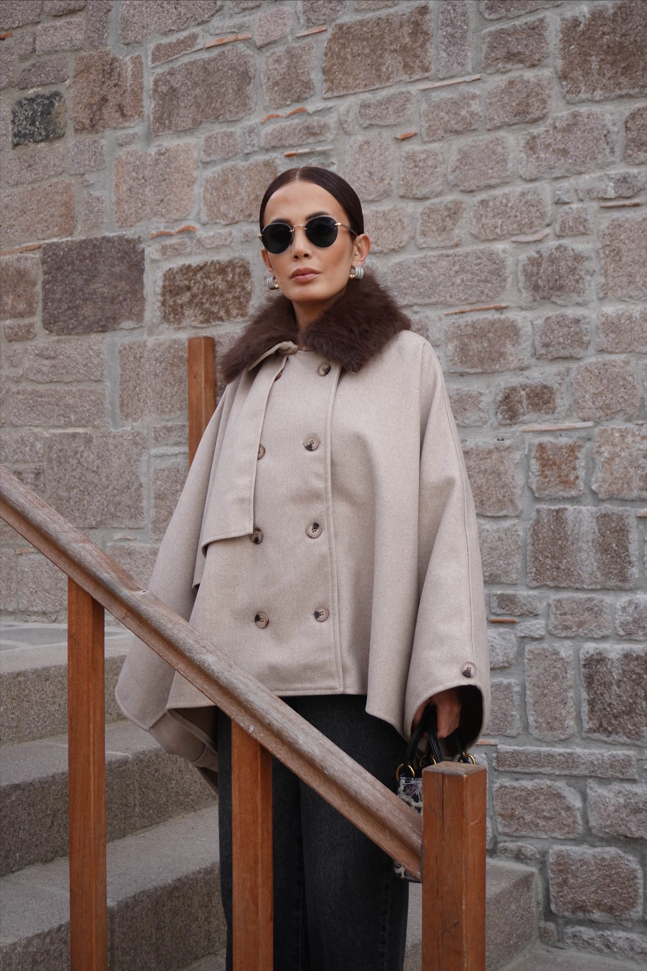 Portatif Kürk Yaka Kaşe Bej Panço