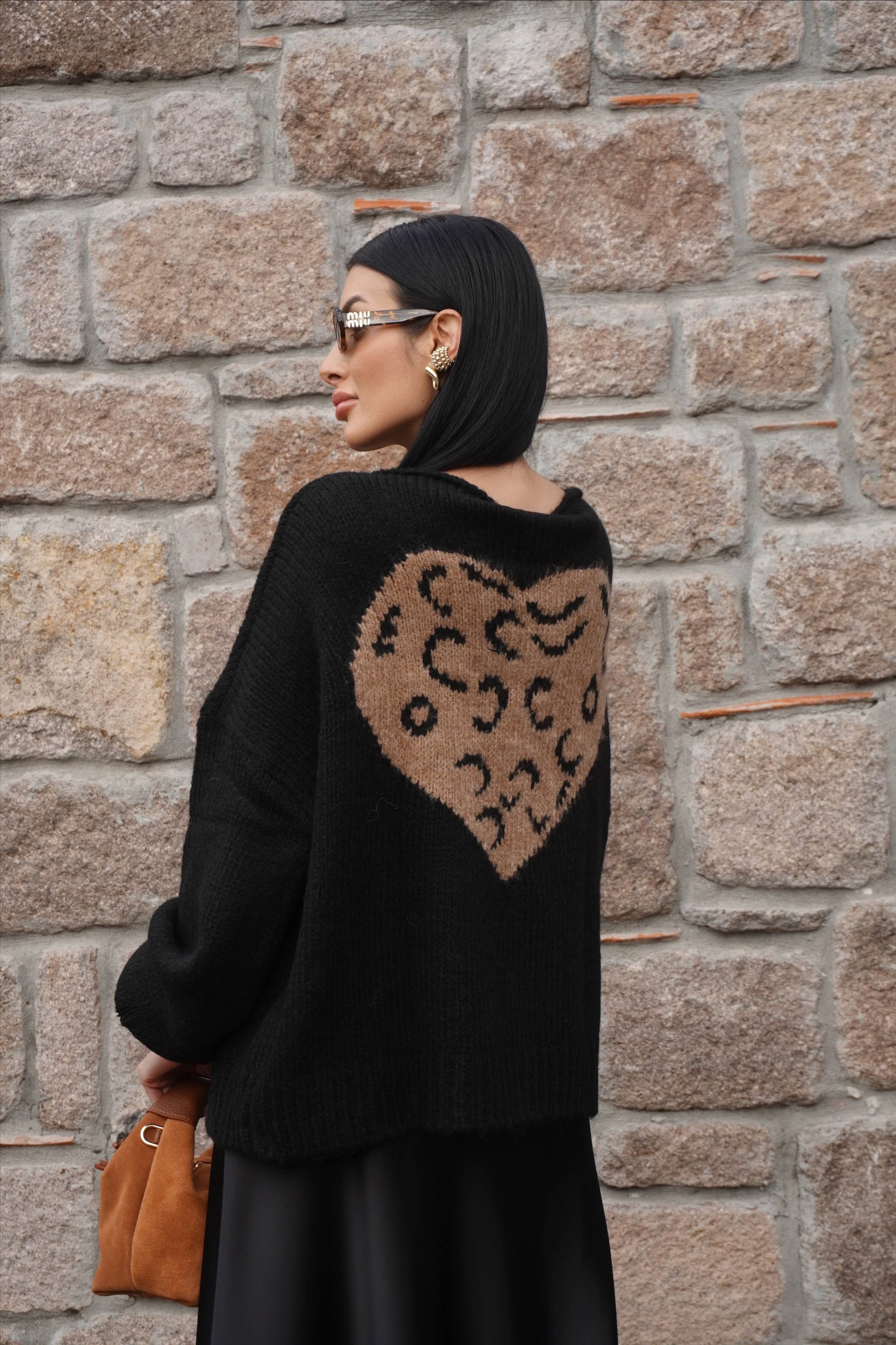 Sırt Leopar Kalpli Siyah Bağlamalı Triko Hırka 