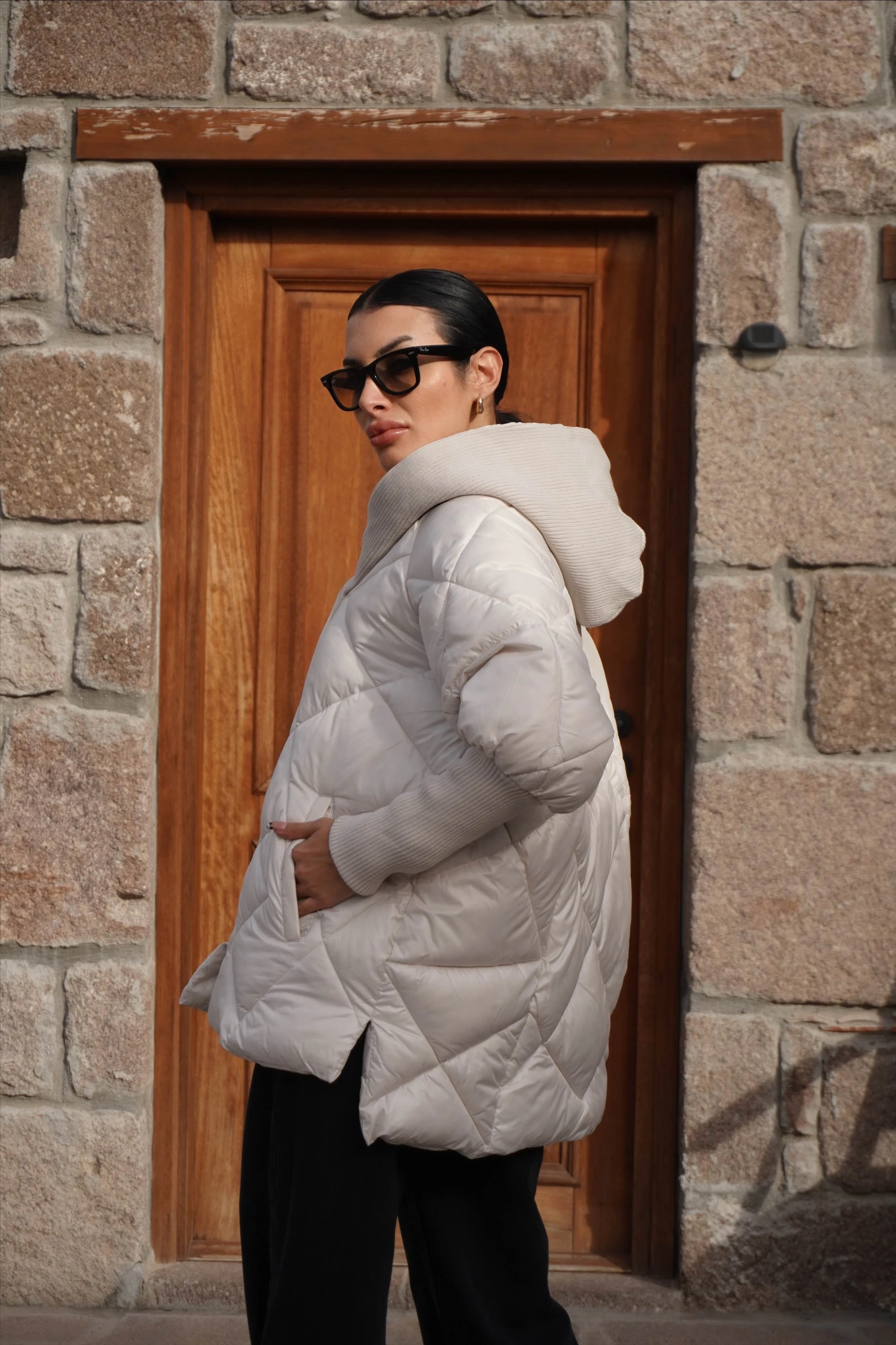 İthal Premium Kapitone Triko Kol Detaylı Kırık Beyaz Şişme Mont