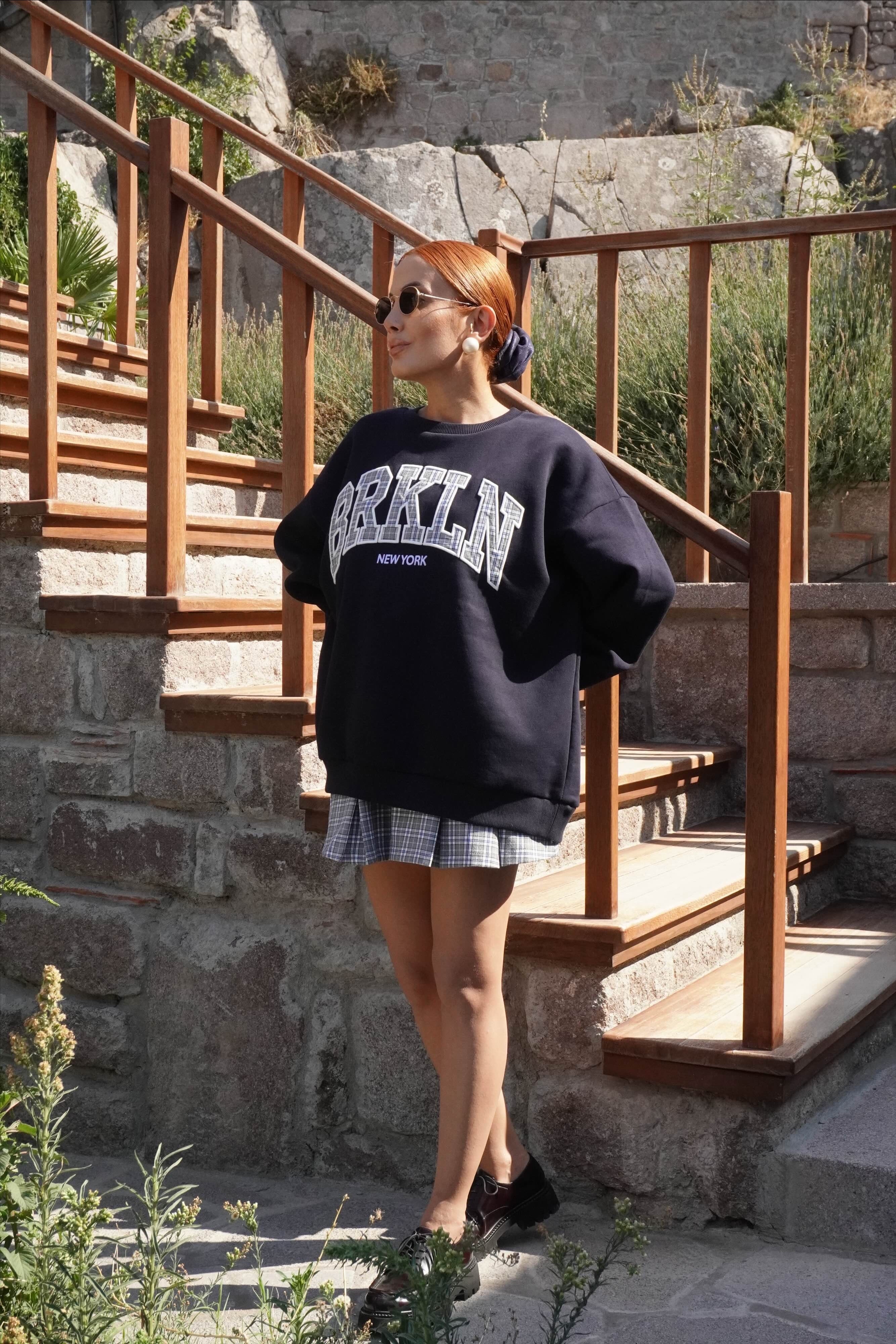 Ekose Desenli Etek Yazı Detaylı Oversize Sweat Takım 