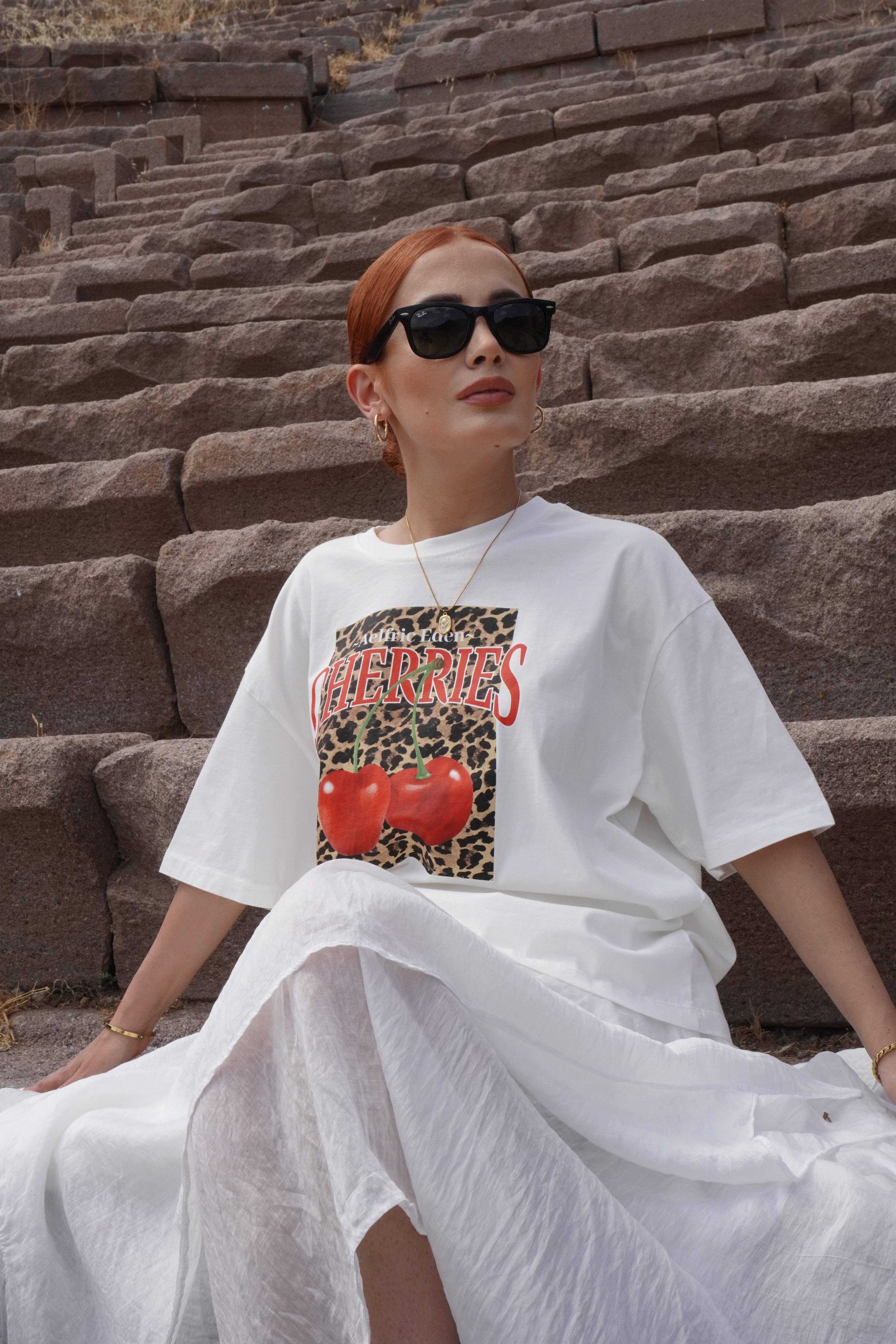 Kiraz Baskılı Oversize Tişört