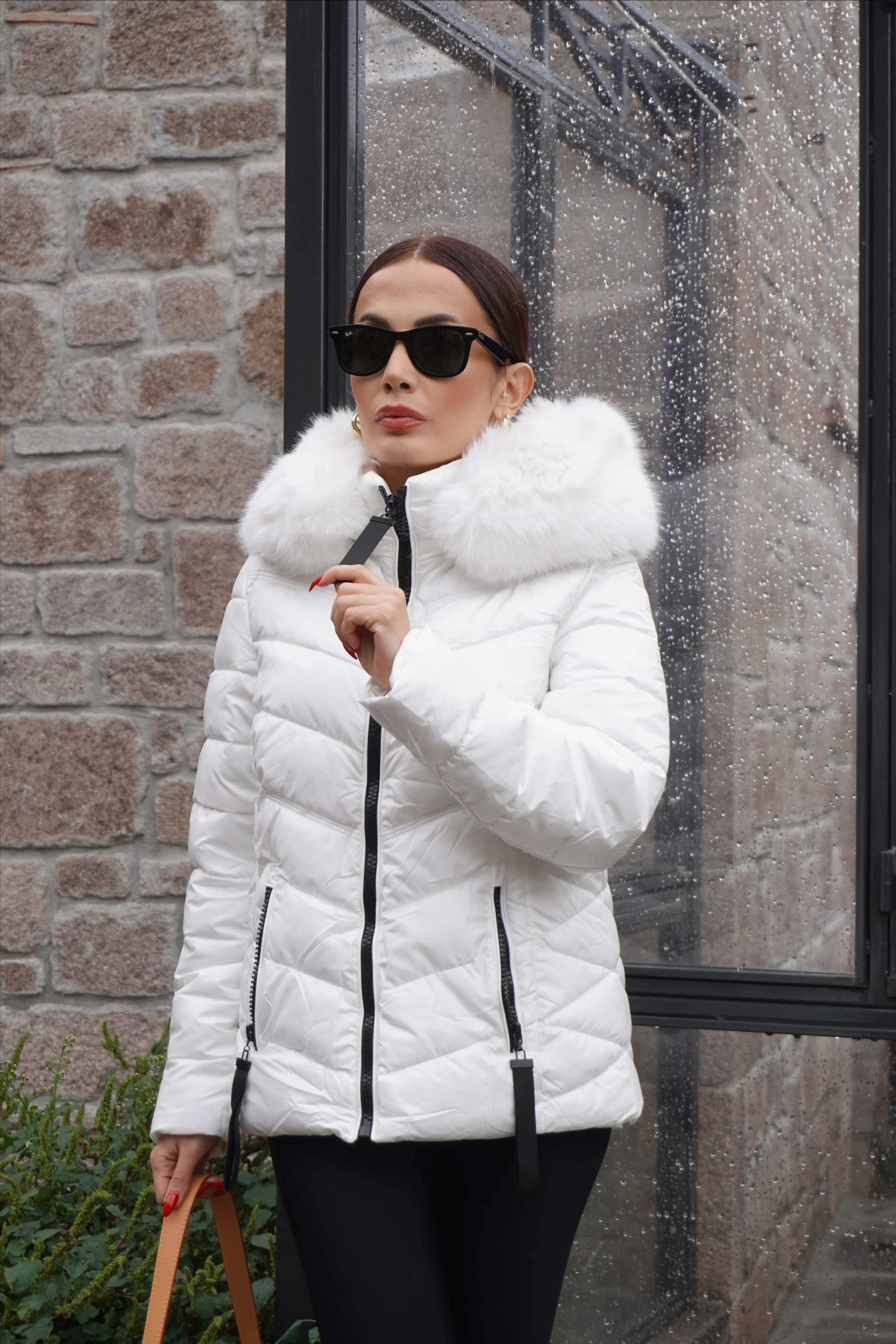 Kürk Yaka Beyaz Şişme Mont