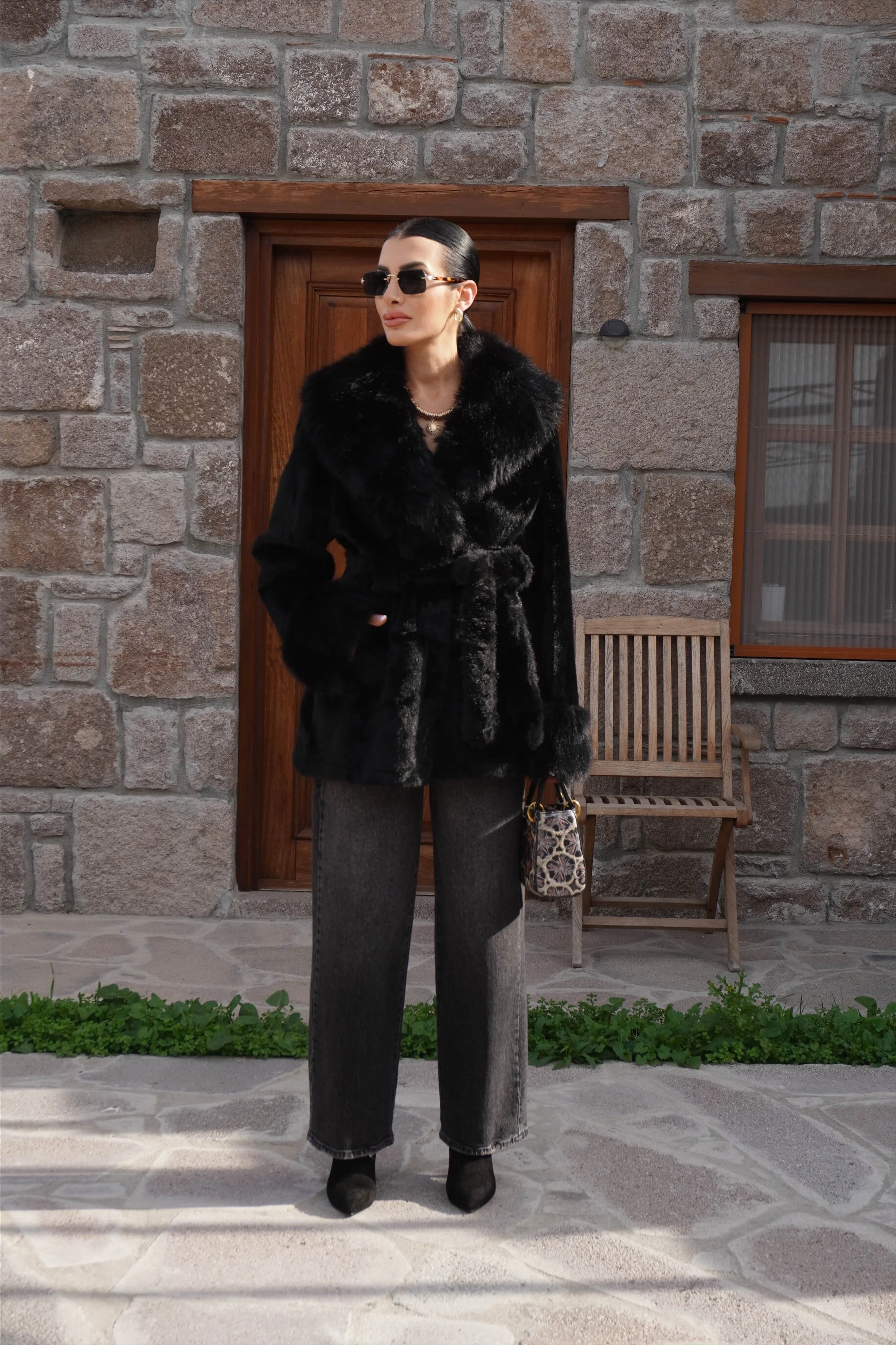 İthal Premium Kürk Yaka Siyah Peluş Kaban