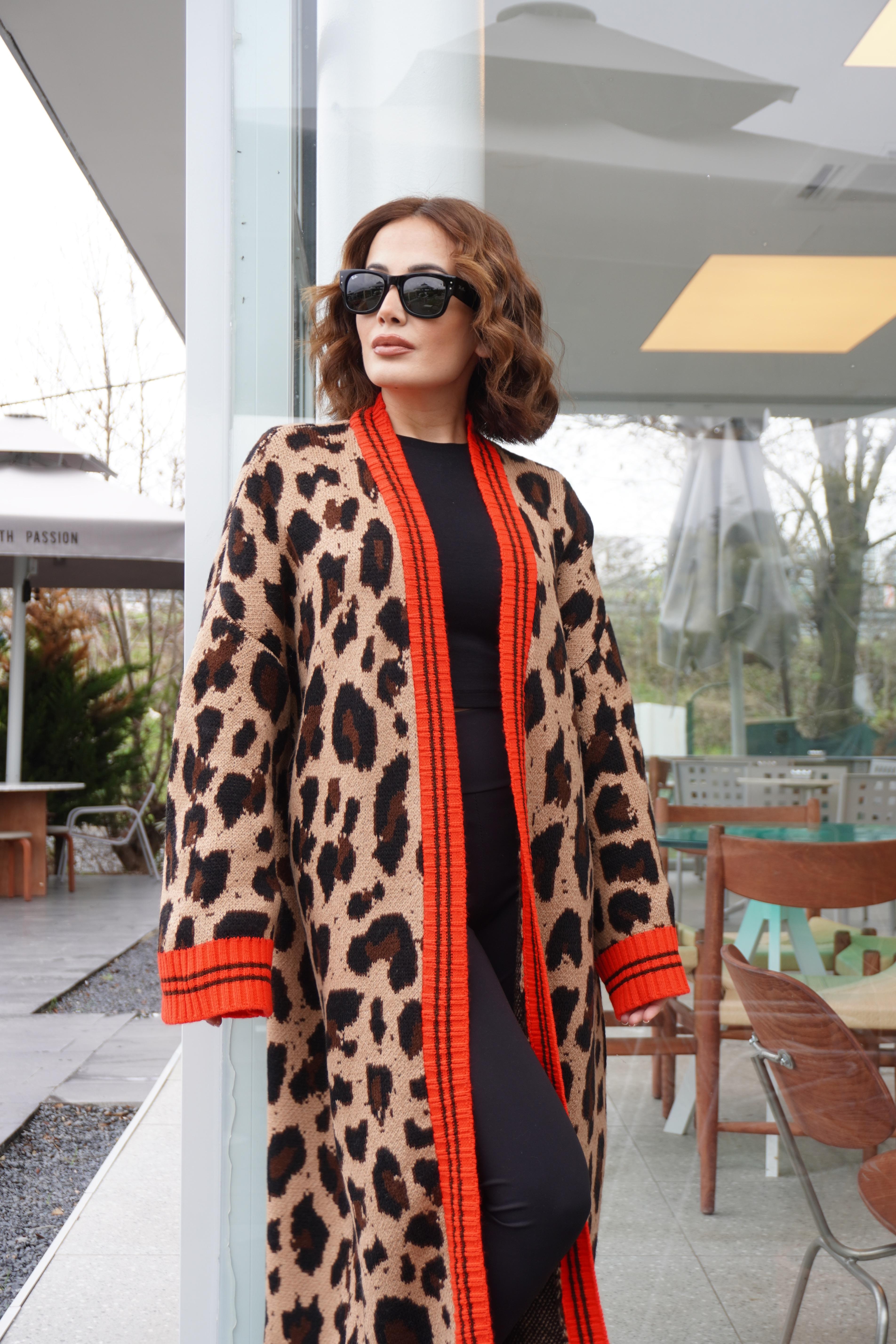Leopar Desen Tam Boy Kırmızı Şeritli Hırka
