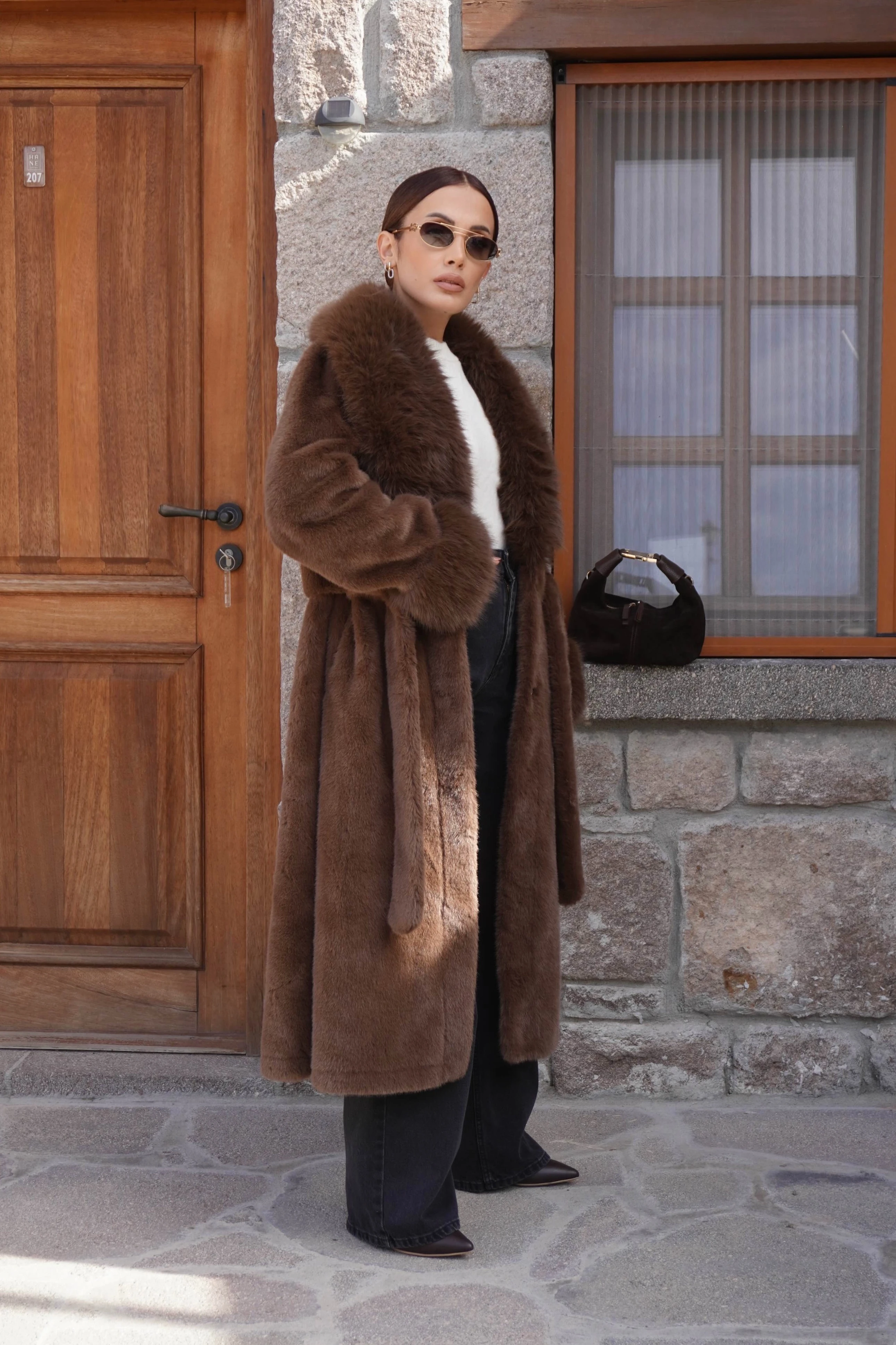 İthal Tasarım Premium Kürk Kol Yaka Detaylı Peluş Kaban 