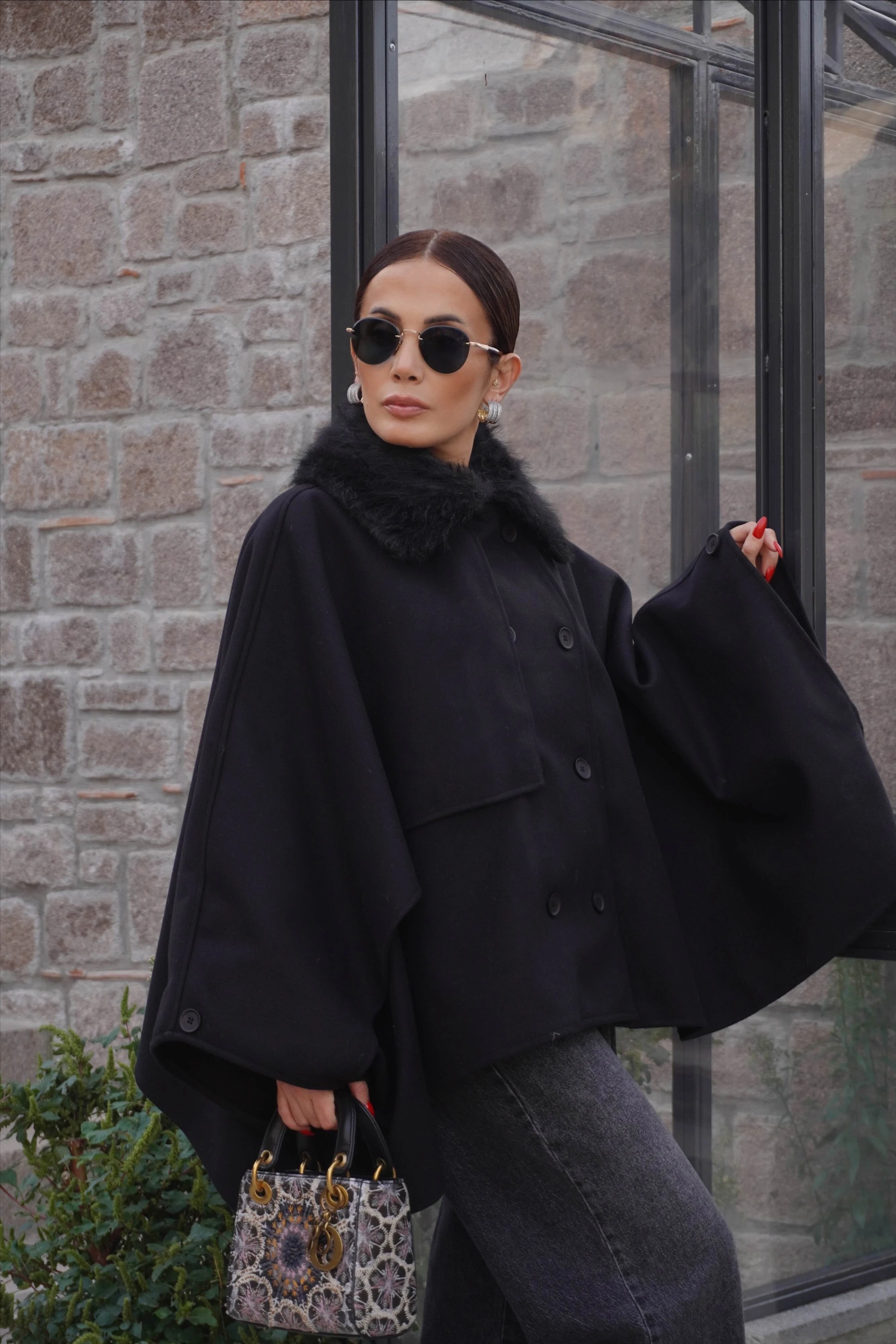 Portatif Kürk Yaka Kaşe Siyah Panço