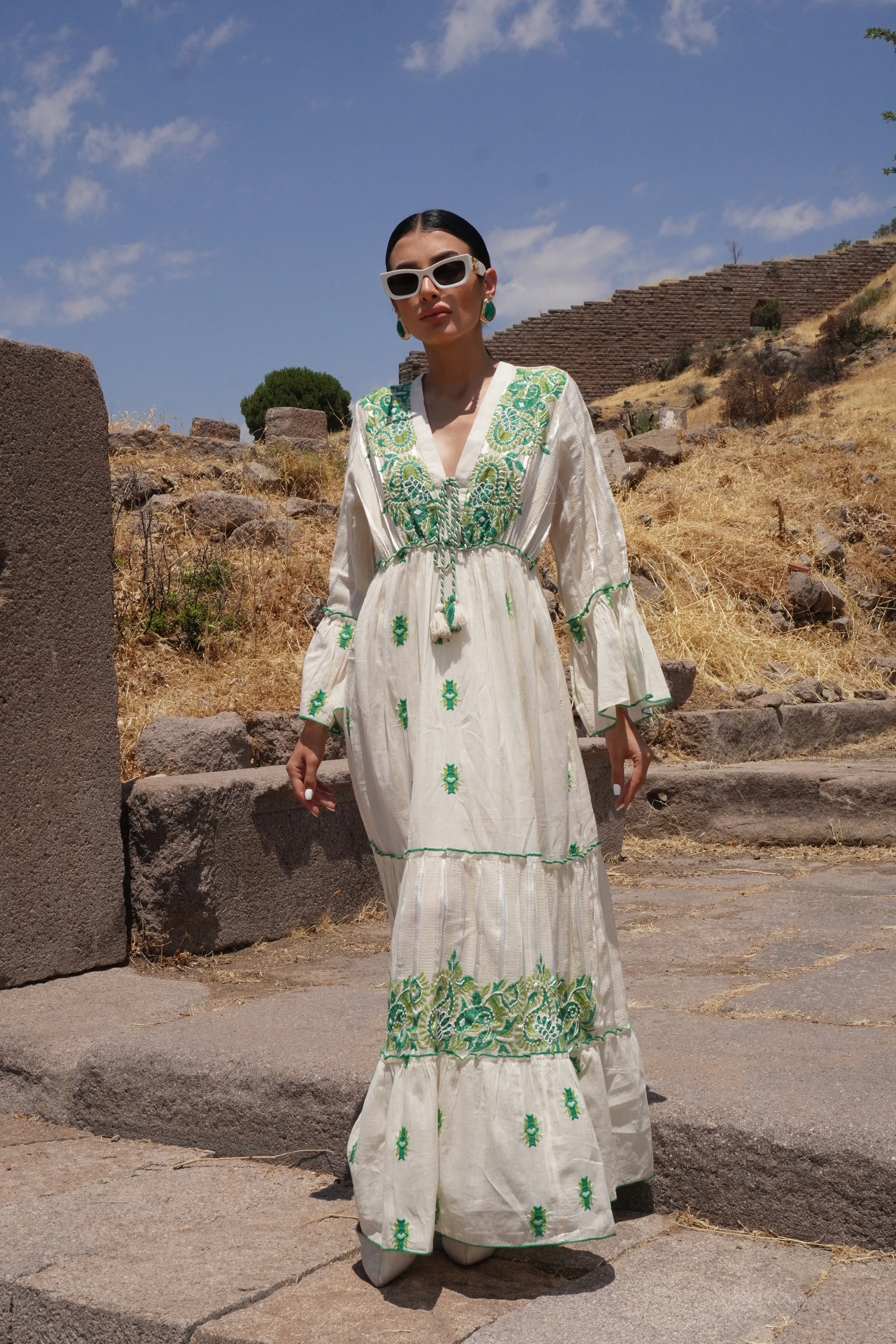 İthal Tasarım Yeşil Nakış Motifli Maxi Elbise