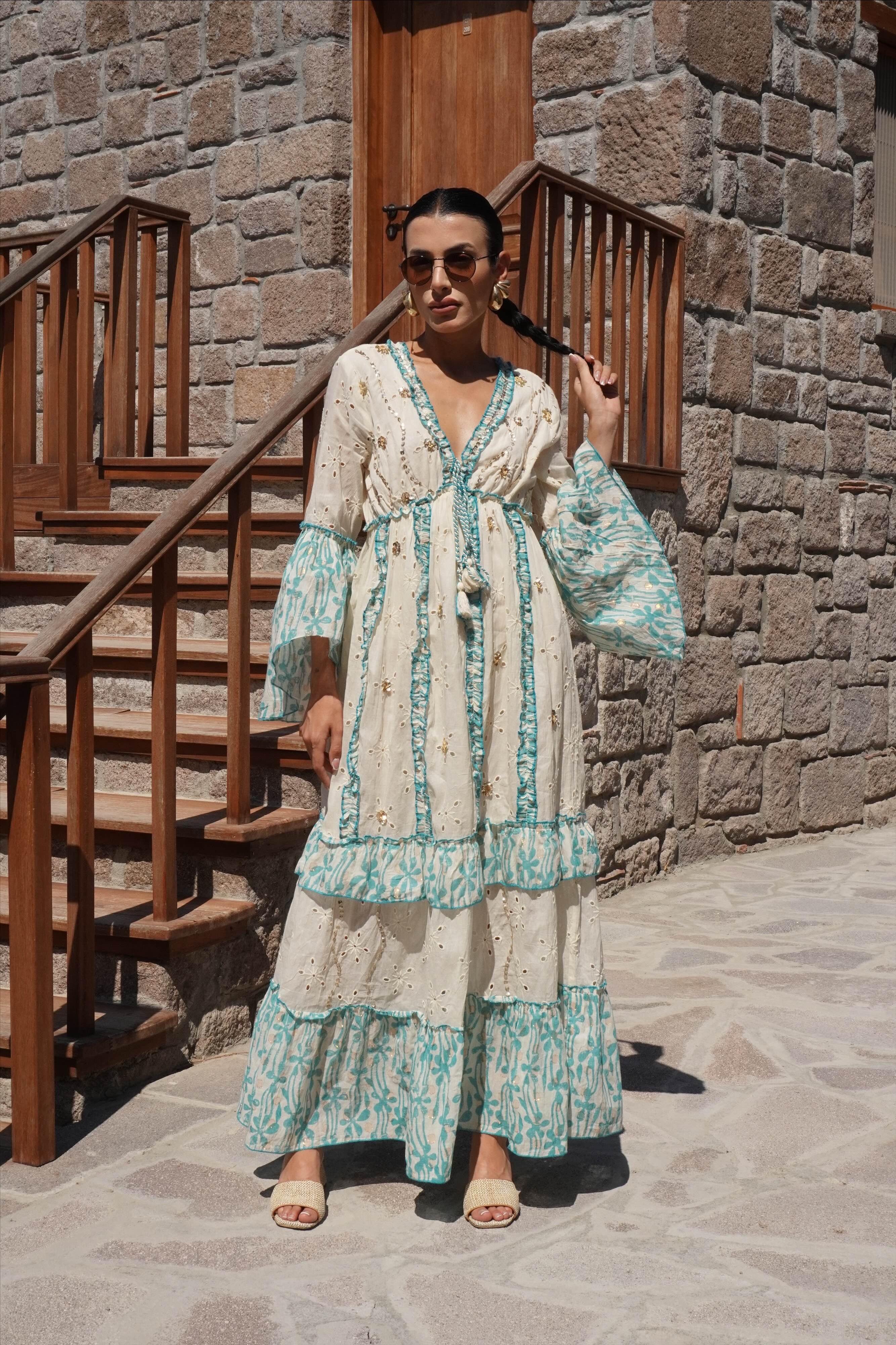 İthal Tasarım Mavi Çiçek Desenli Volanlı Maxi Elbise 