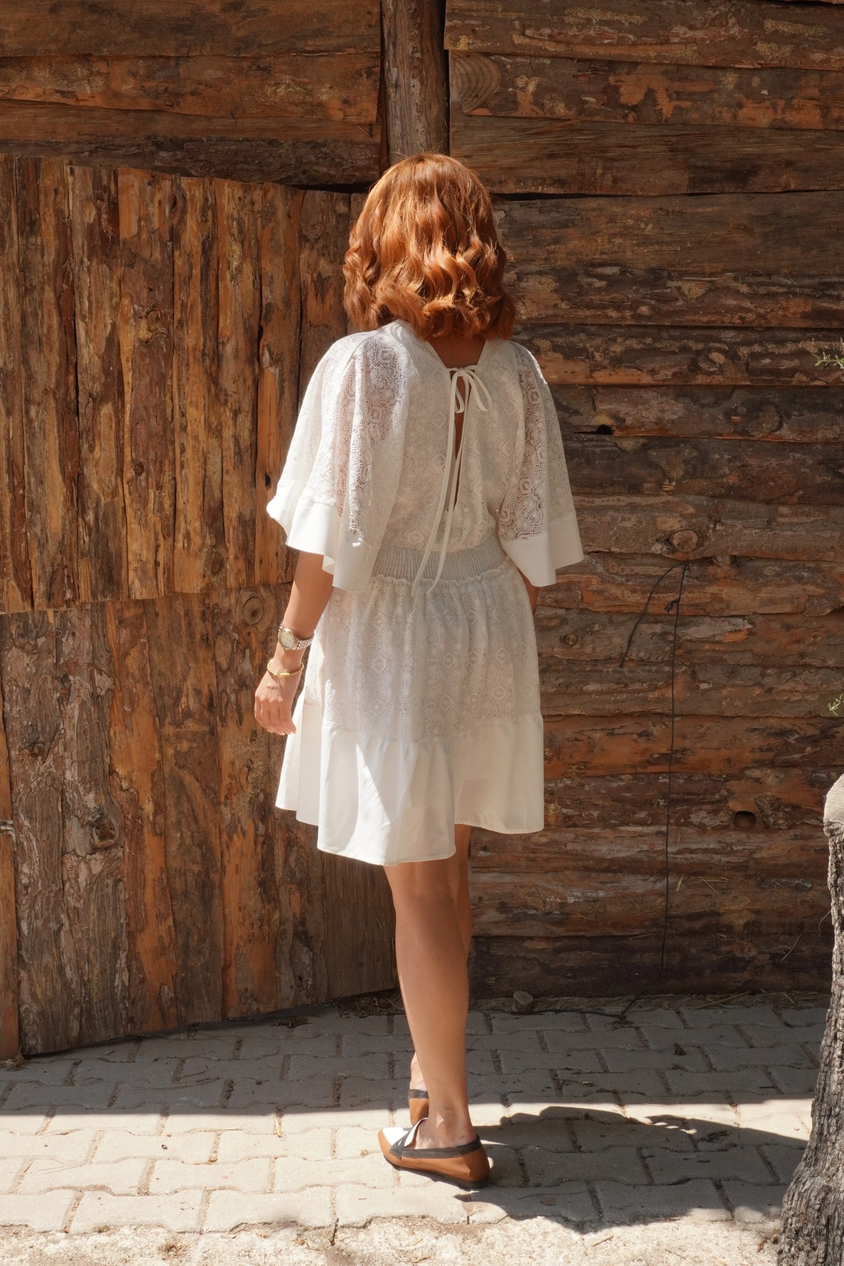 Beyaz Kruvaze Düğme Detaylı Elbise 