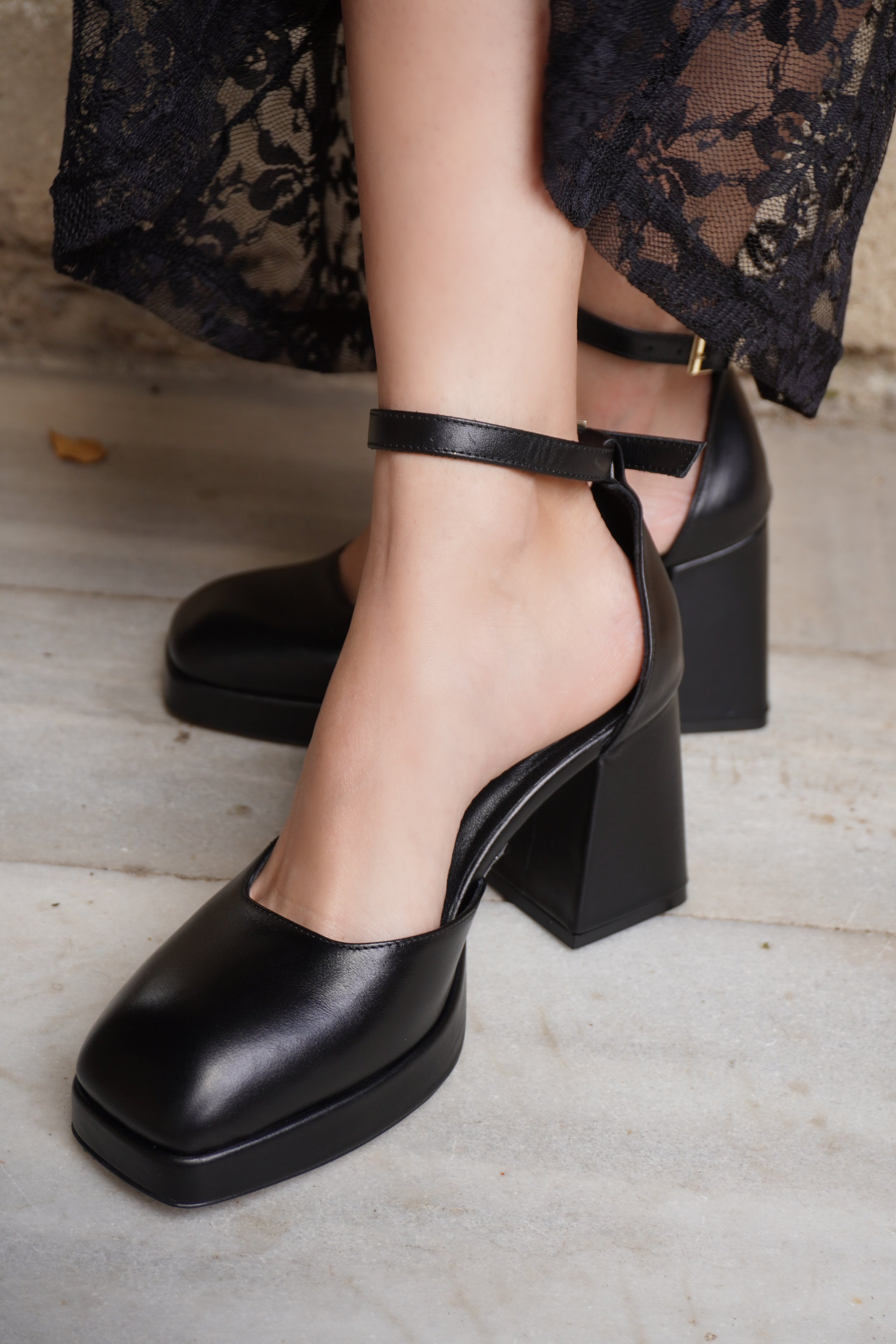 Bloom Siyah Topuklu Mary Jane Klasik Ayakkabı