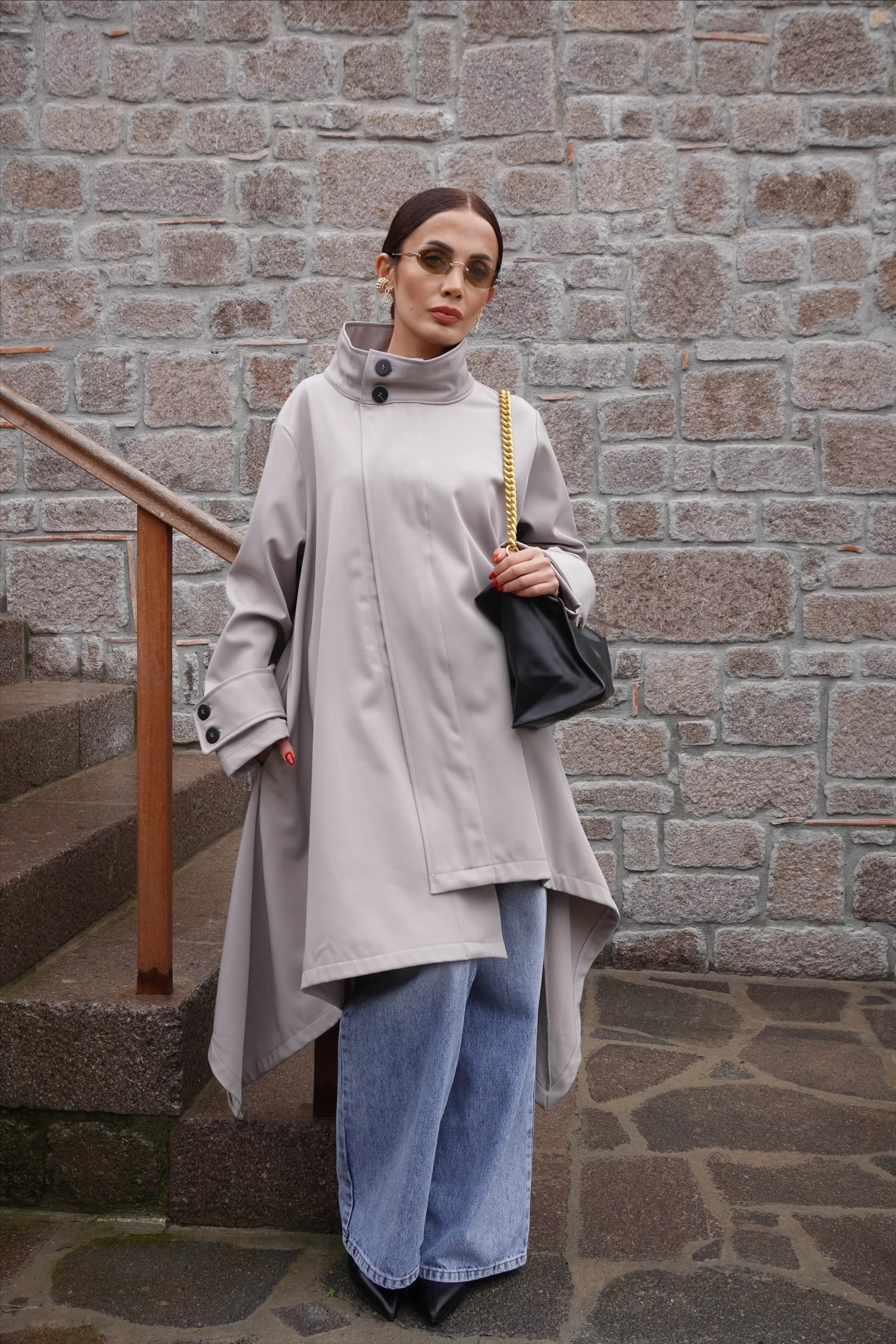 İthal Tasarım Asimetrik Kesim Taş Gri Trençkot