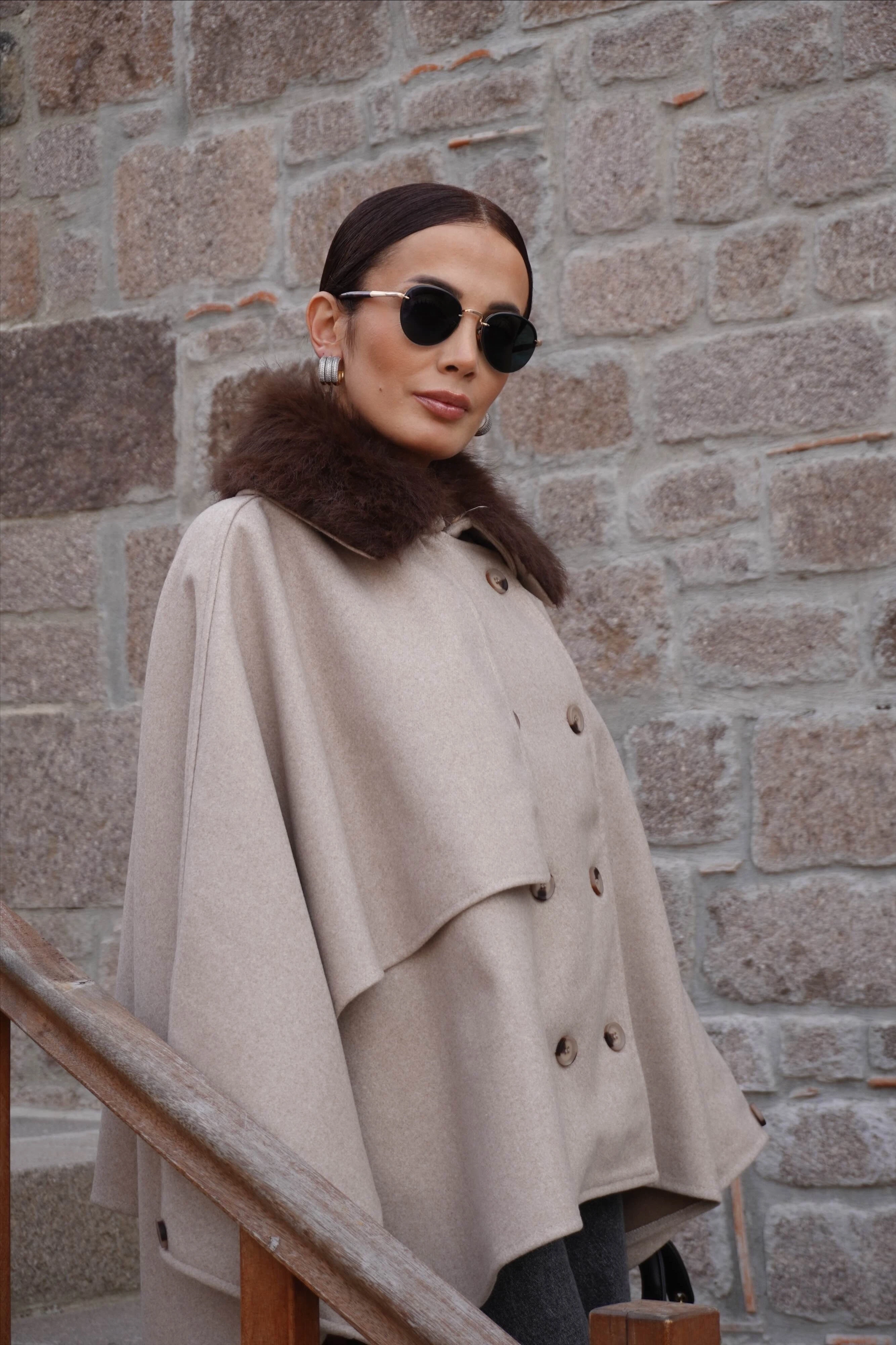 Portatif Kürk Yaka Kaşe Bej Panço