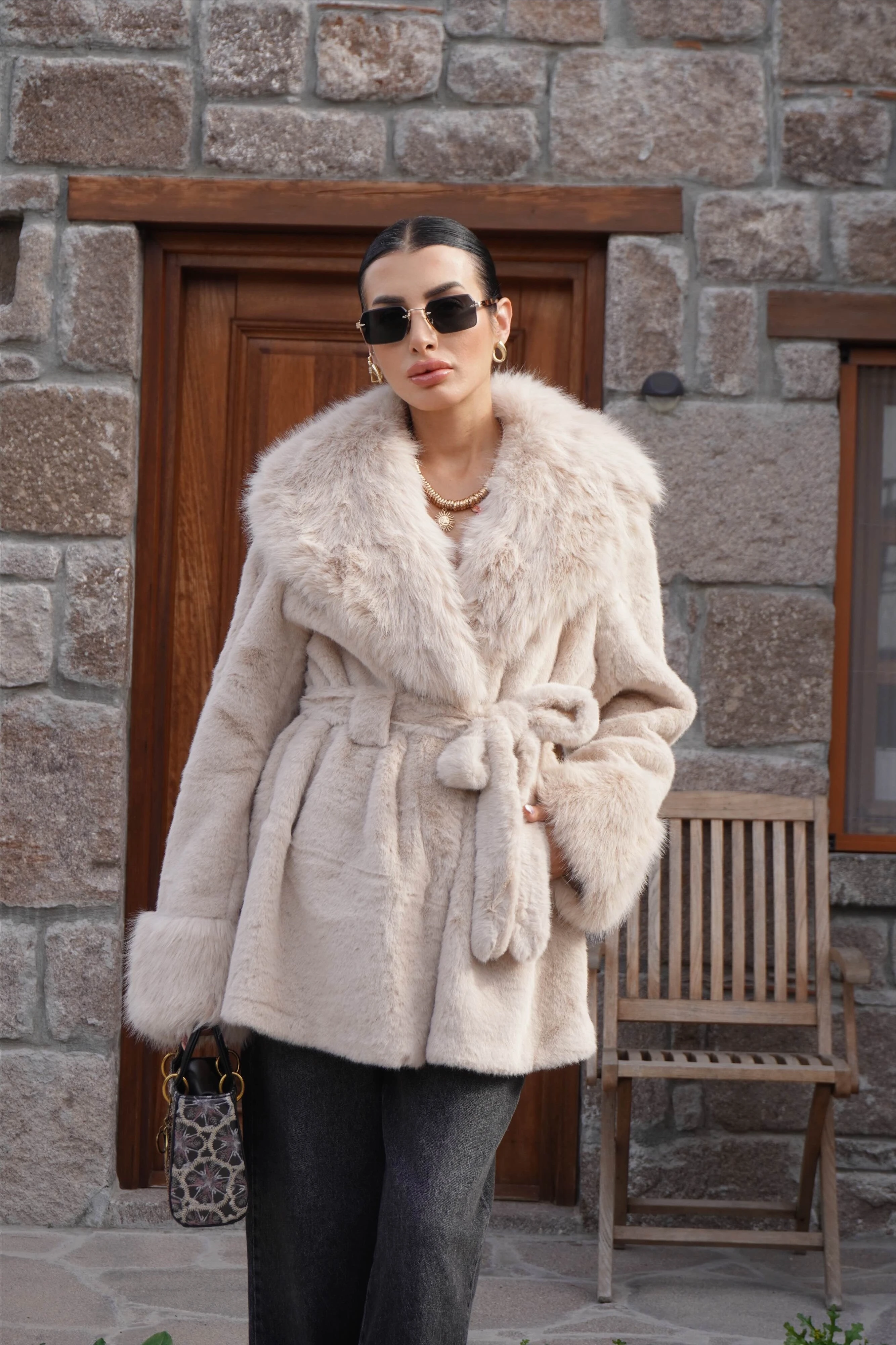 İthal Premium Kürk Yaka Bej Peluş Kaban