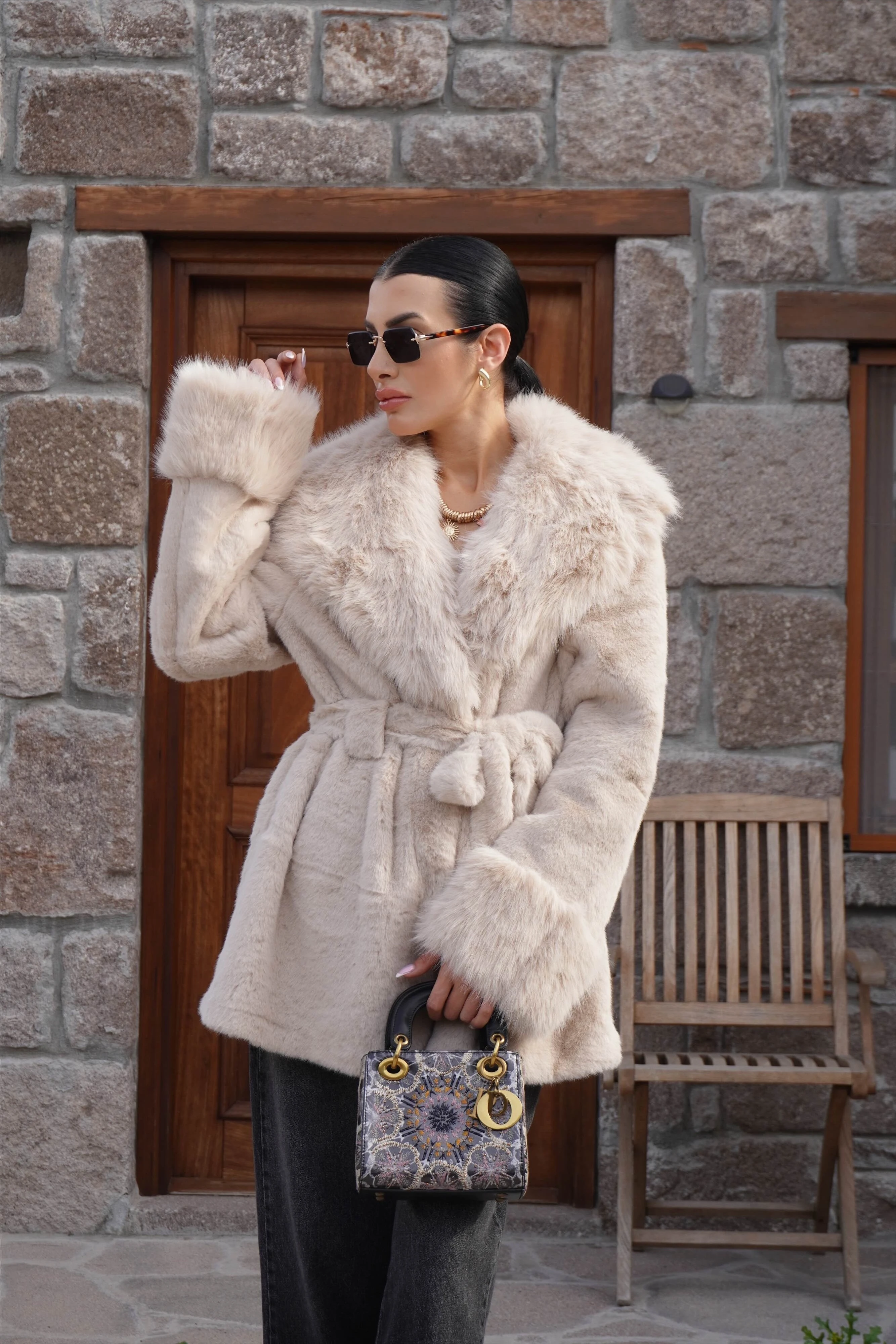 İthal Premium Kürk Yaka Bej Peluş Kaban