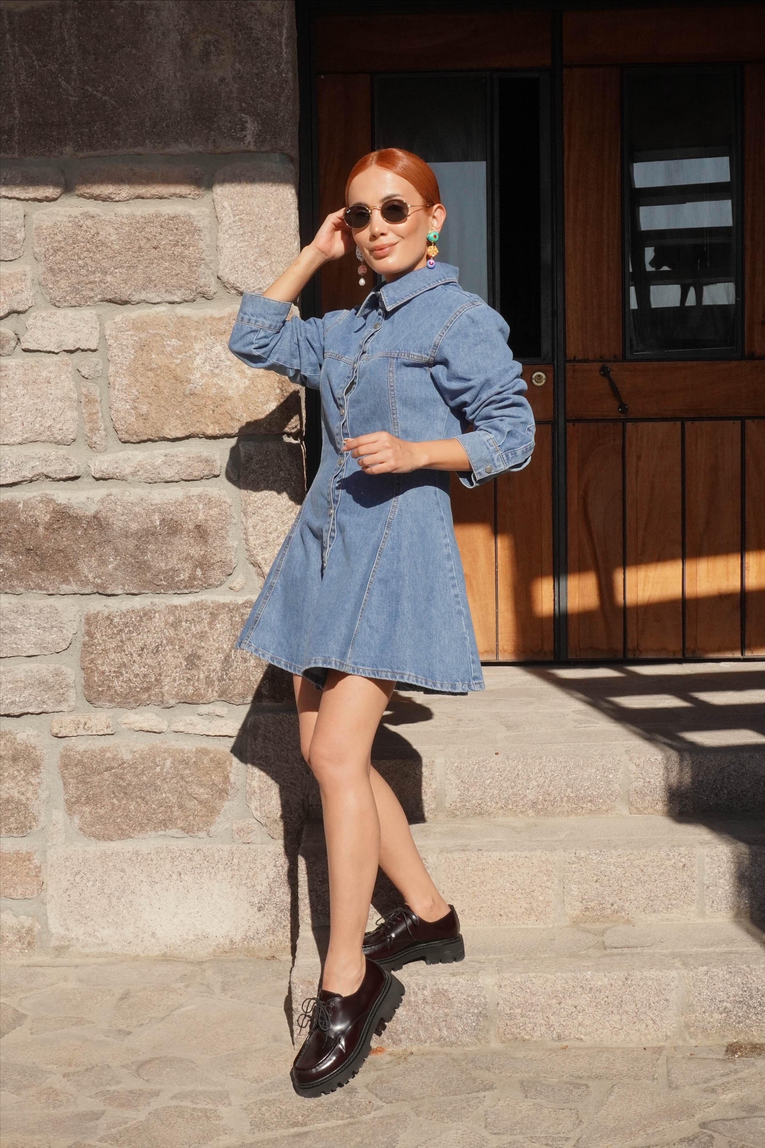 Belden Oturtmalı Mini Denim Elbise 
