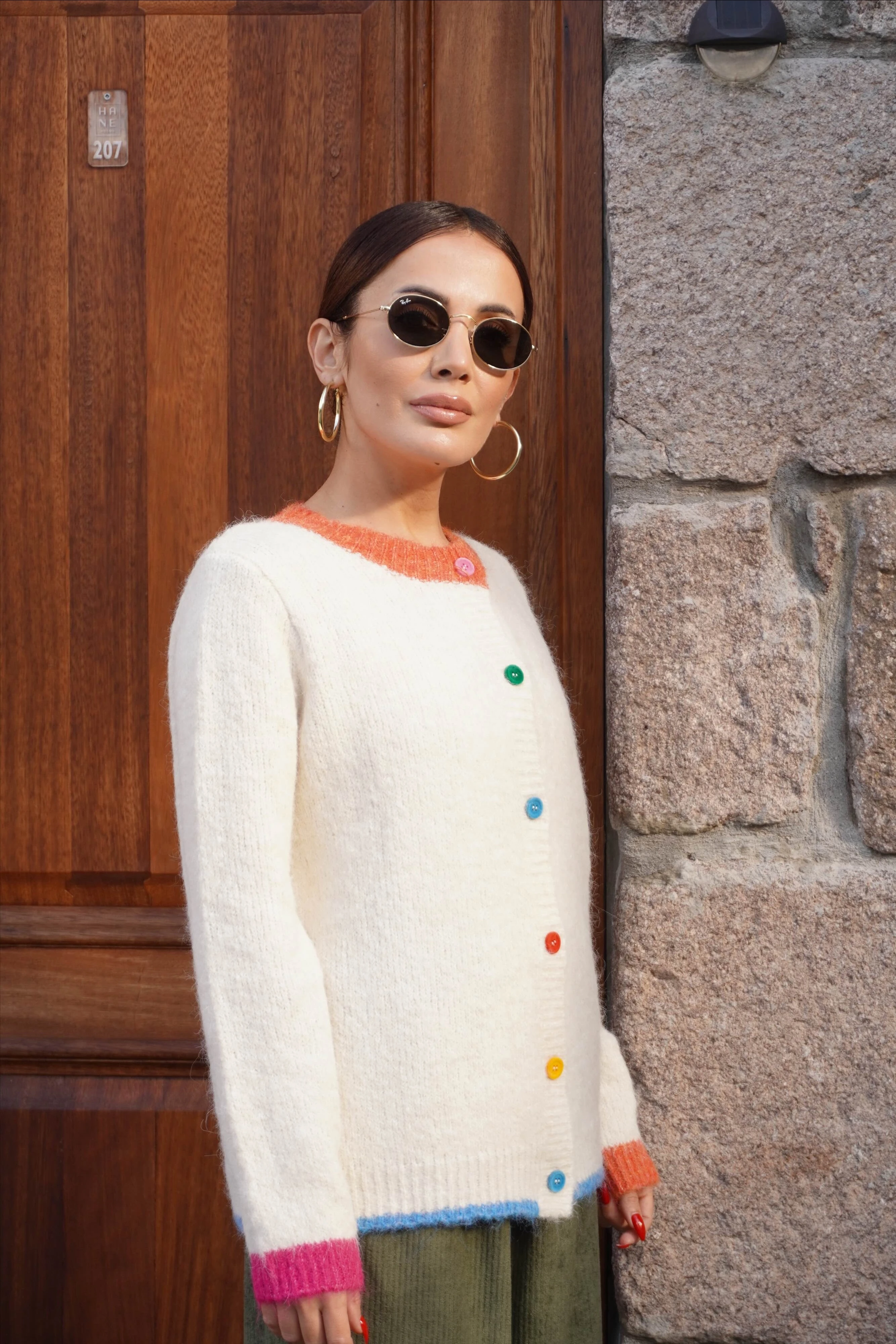 Renk Detaylı Taş Triko Hırka