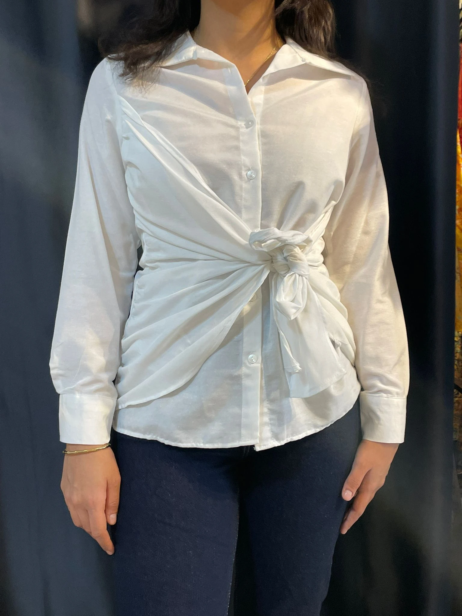 Beyaz Yandan Bağlama Gömlek 