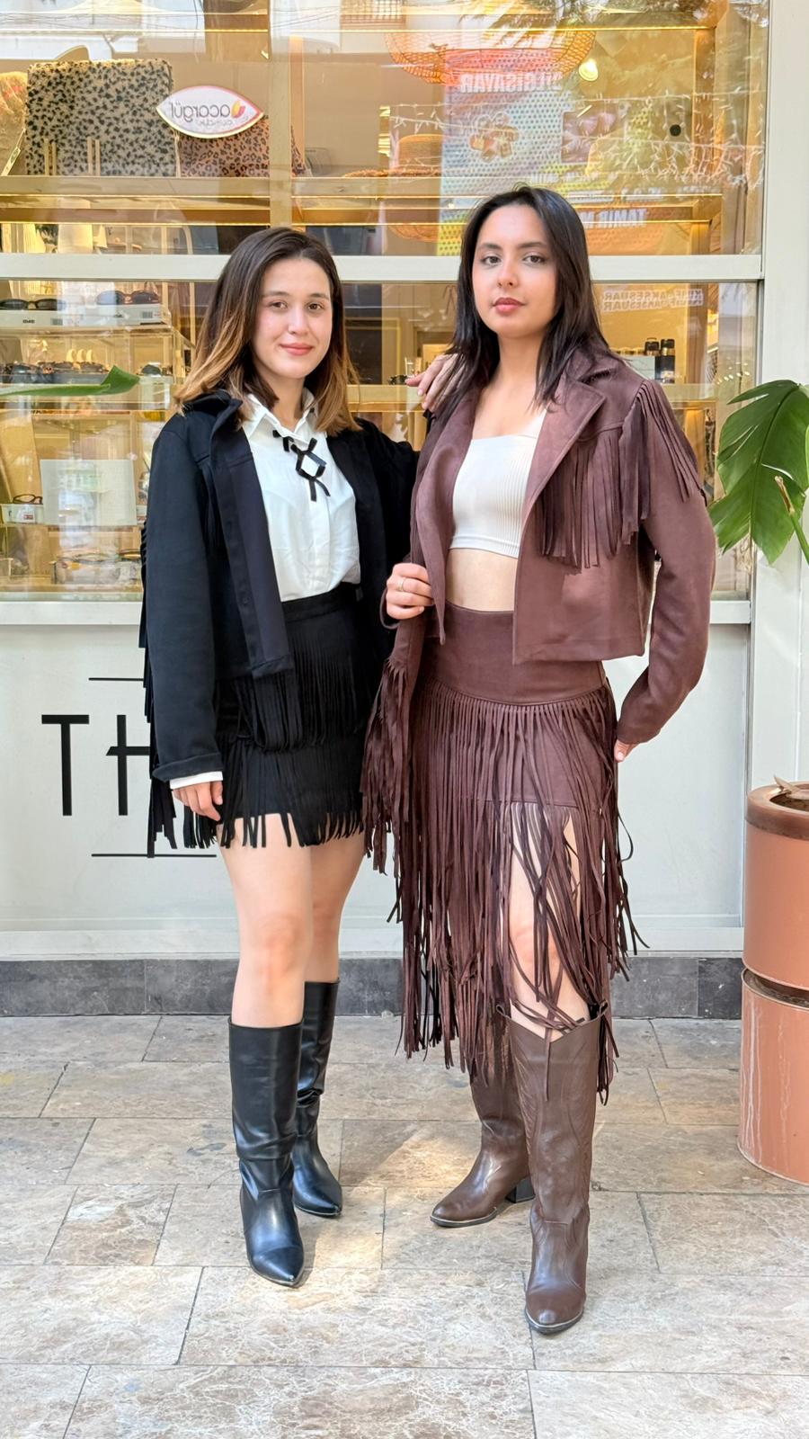 Siyah Saçaklı Ceket 