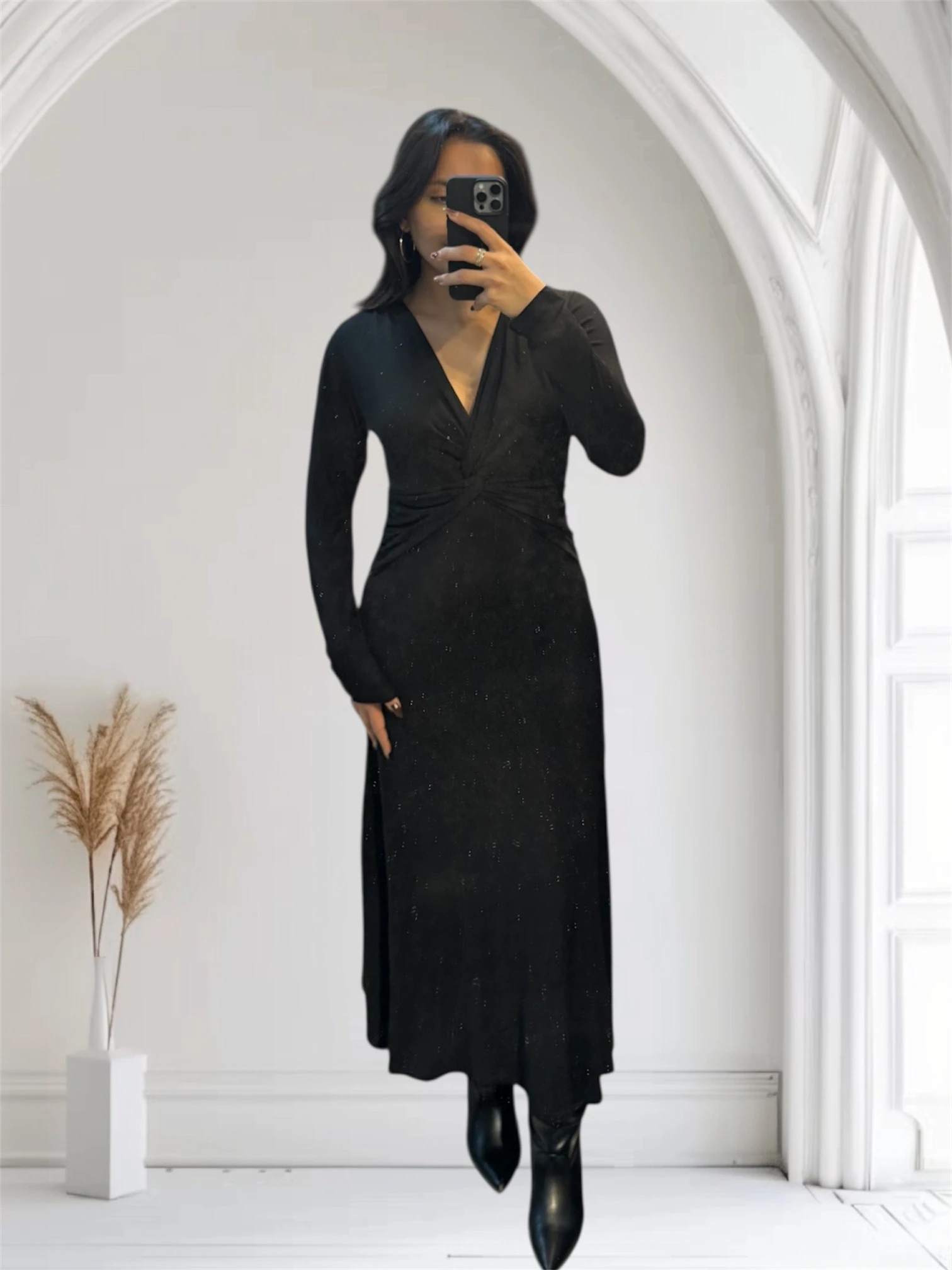 Siyah Bağlama Detaylı Elbise