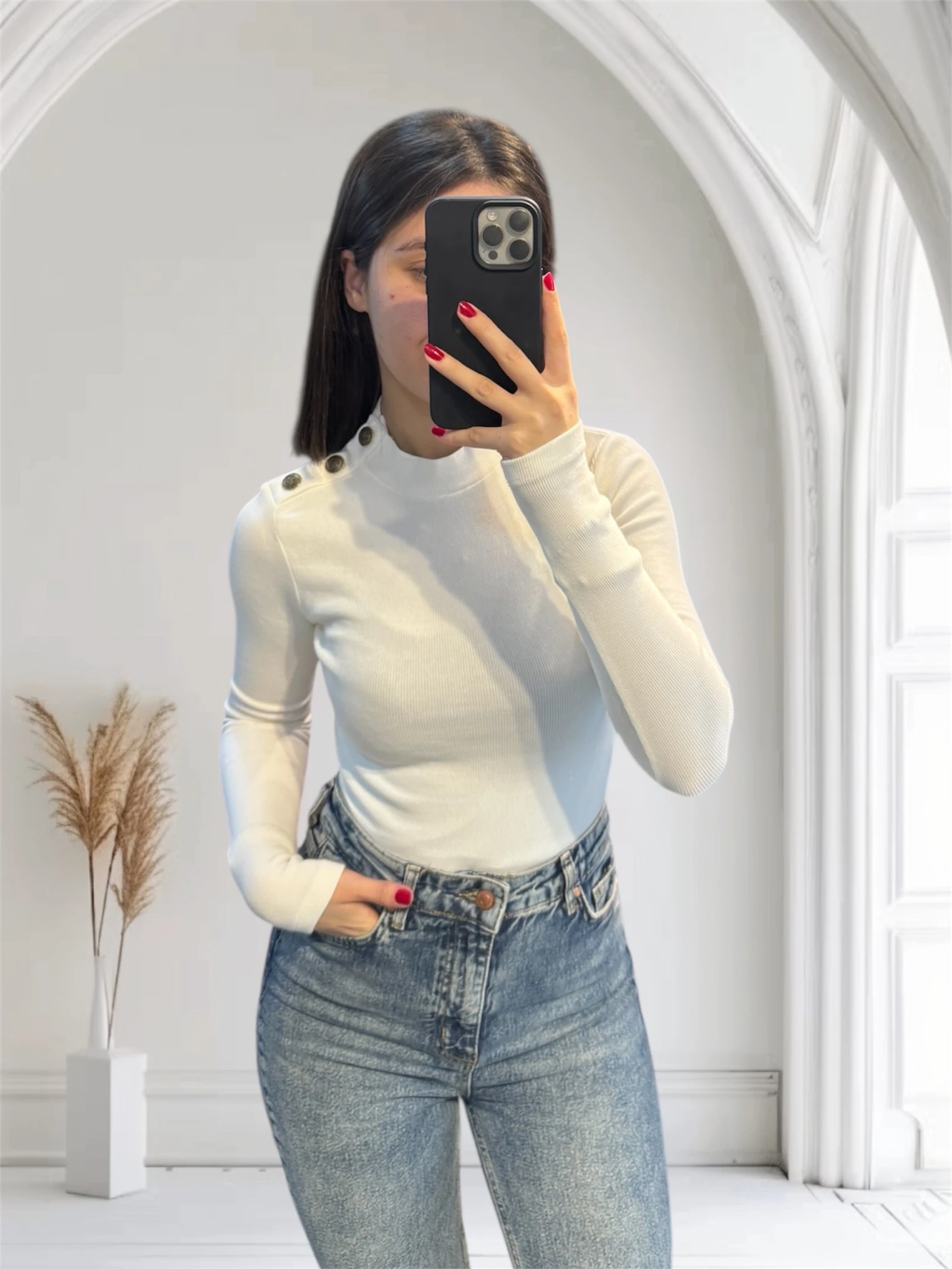 Beyaz düğme detaylı triko Bluz 