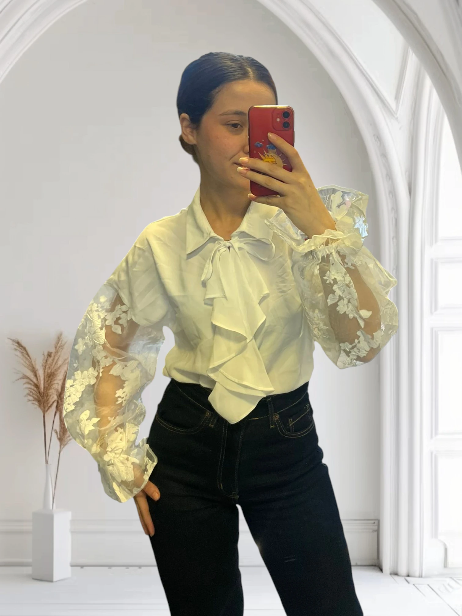 Beyaz Balon Kol Dantelli Gömlek