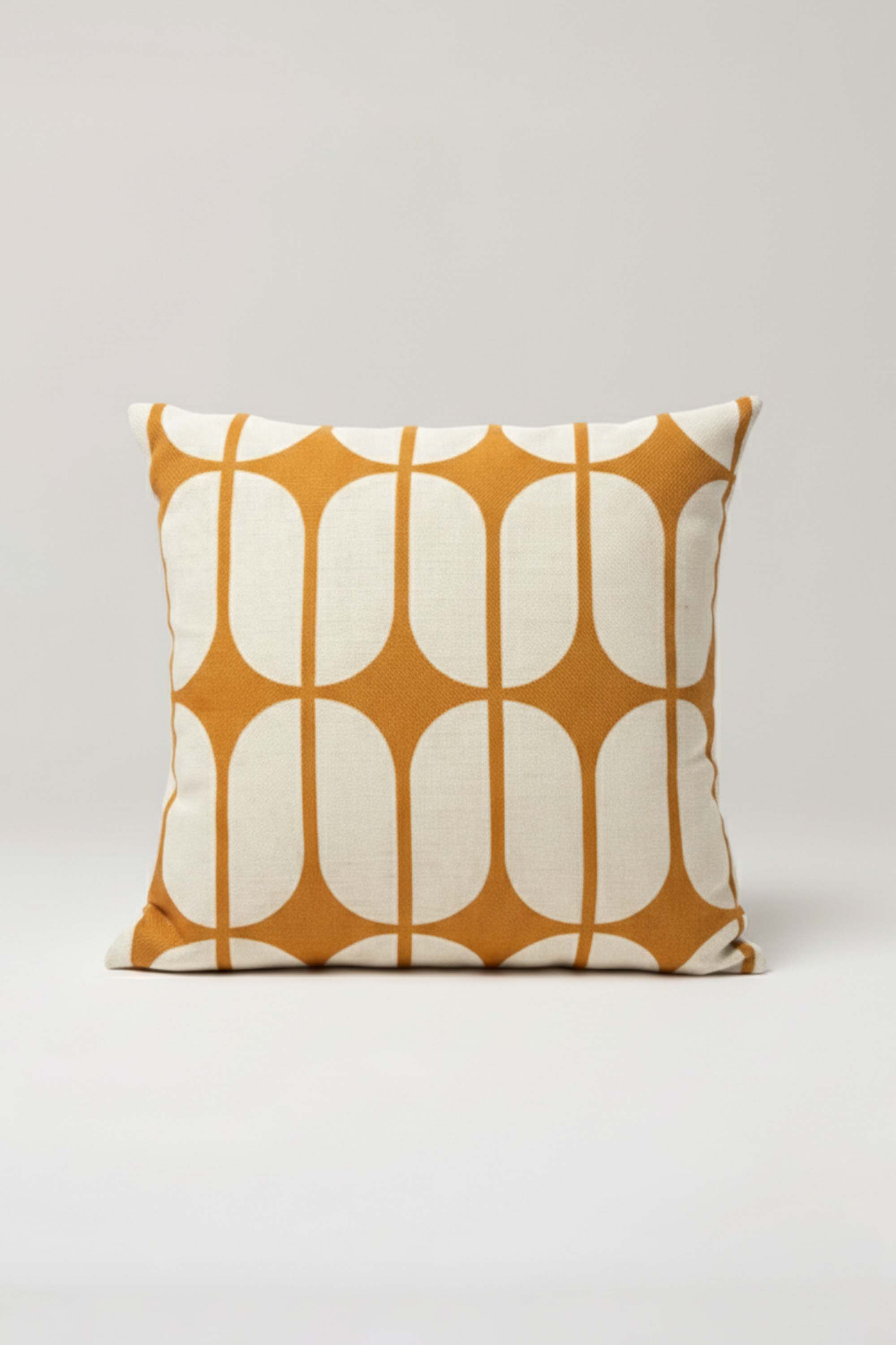 Amber Grid – Turuncu Beyaz Bauhaus Desenli Kırlent Kılıfı 45x45 cm