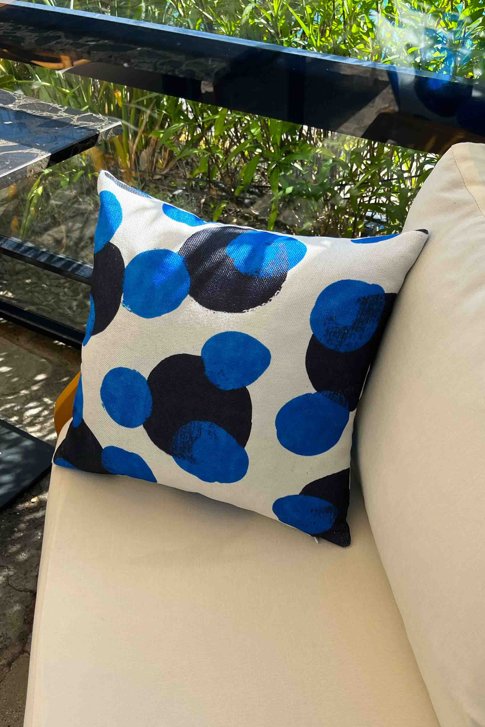 Soyut Daire Desenli Kırlent Kılıfı 45x45 cm