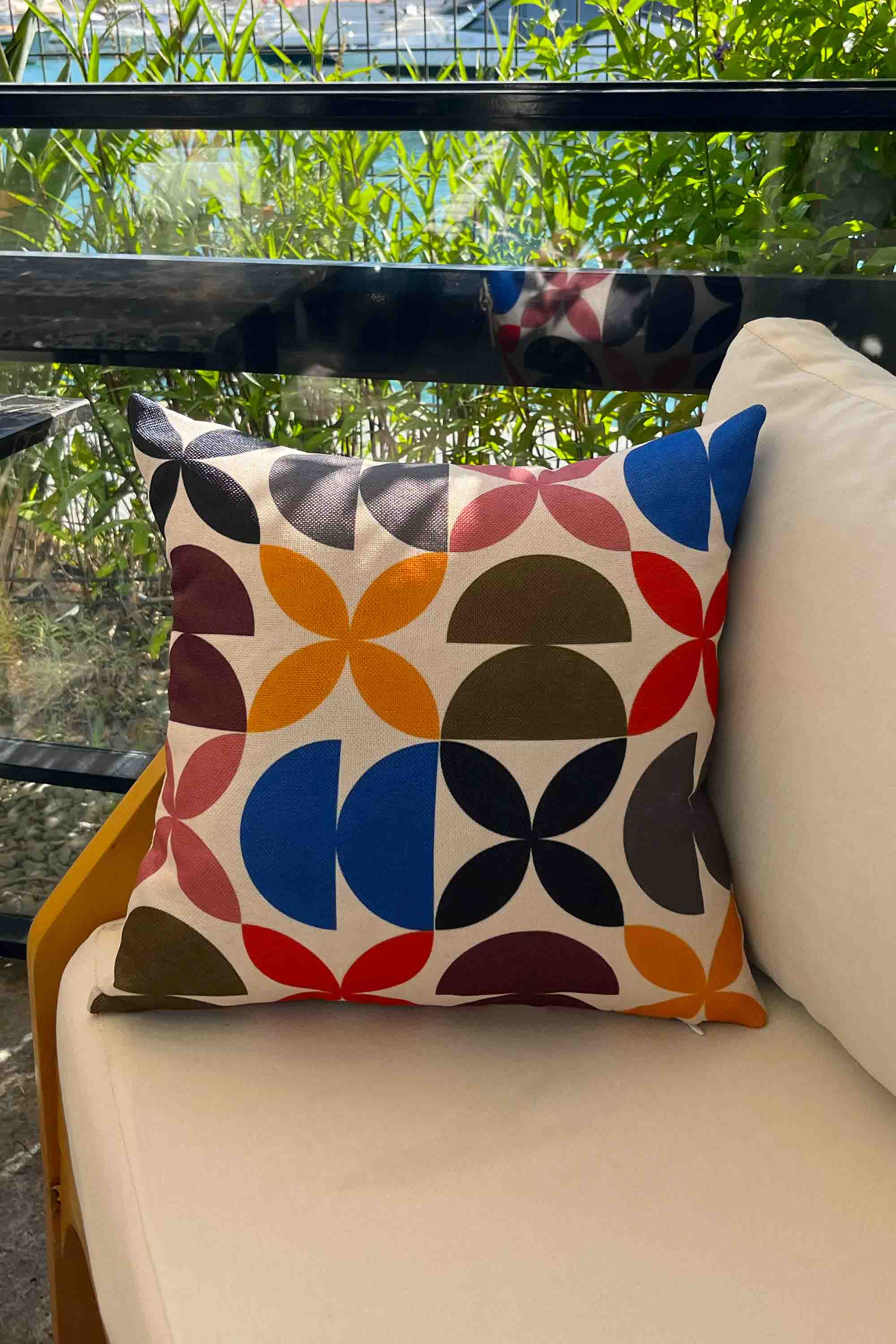 Retro Renkli Bauhaus Geometrik Desenli Kırlent Kılıfı 45x45 cm