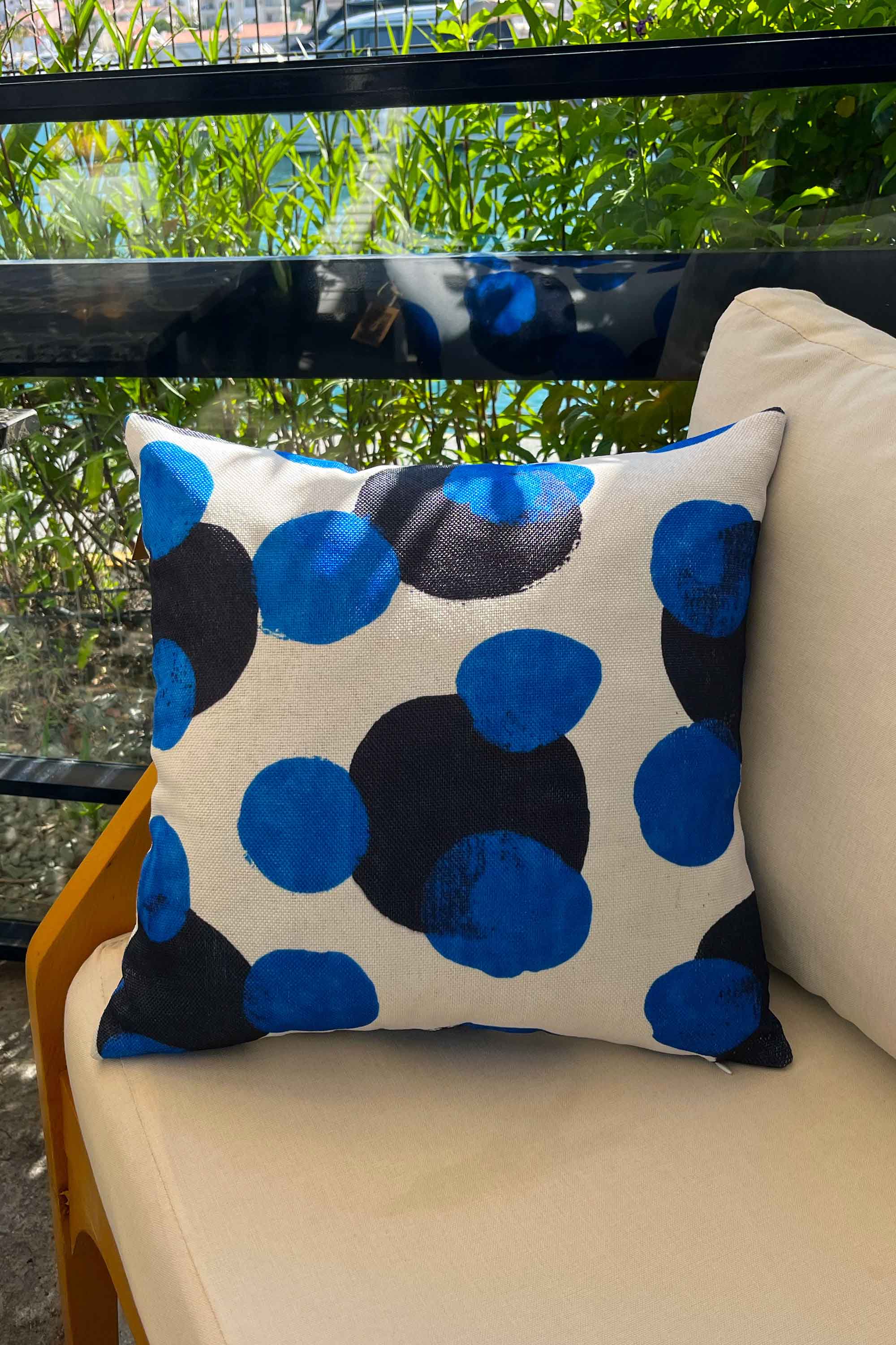 Soyut Daire Desenli Kırlent Kılıfı 45x45 cm