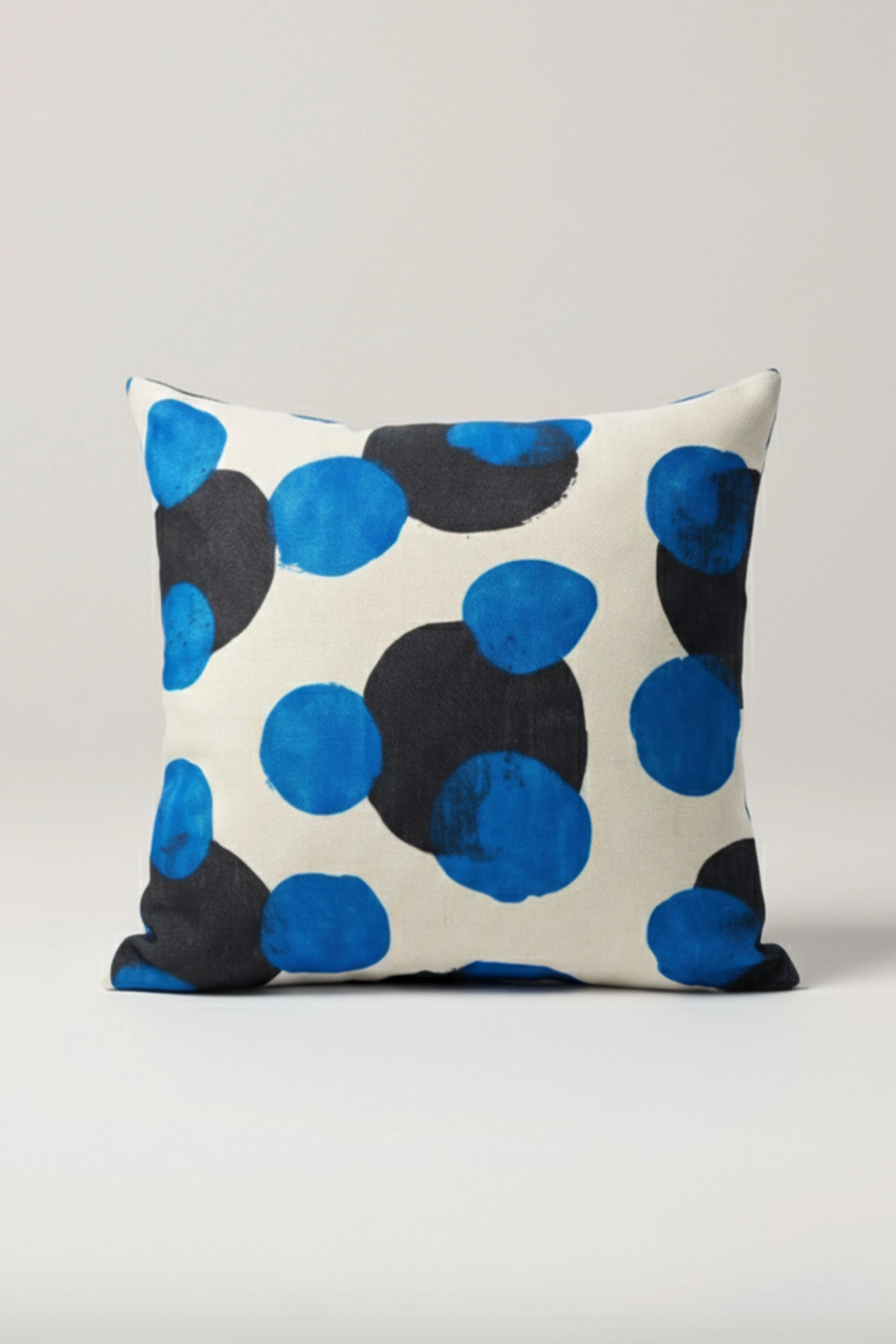 Soyut Daire Desenli Kırlent Kılıfı 45x45 cm