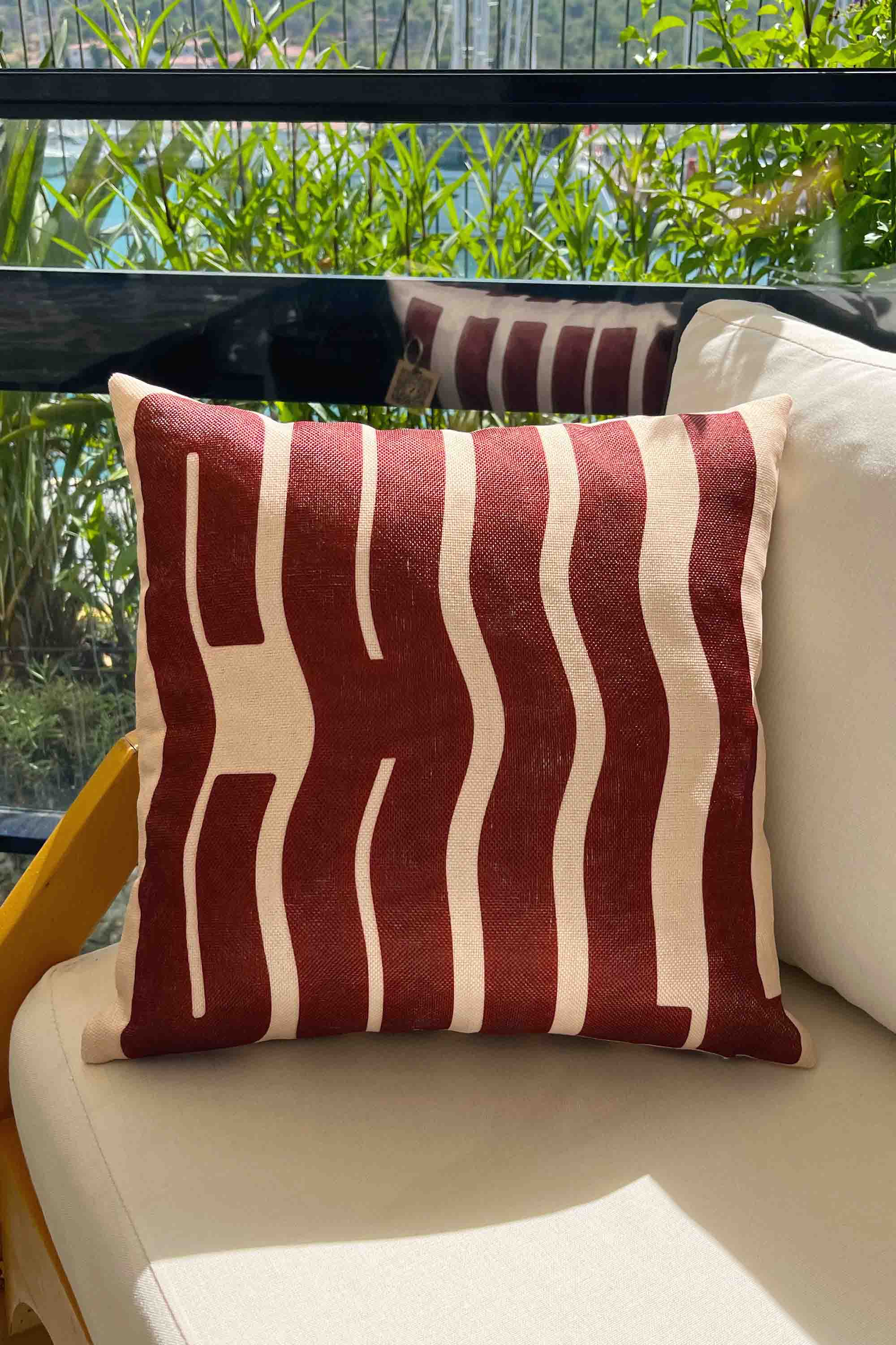 Chill Dalgası – Soyut Tipografik Kırlent Kılıfı 45x45 cm