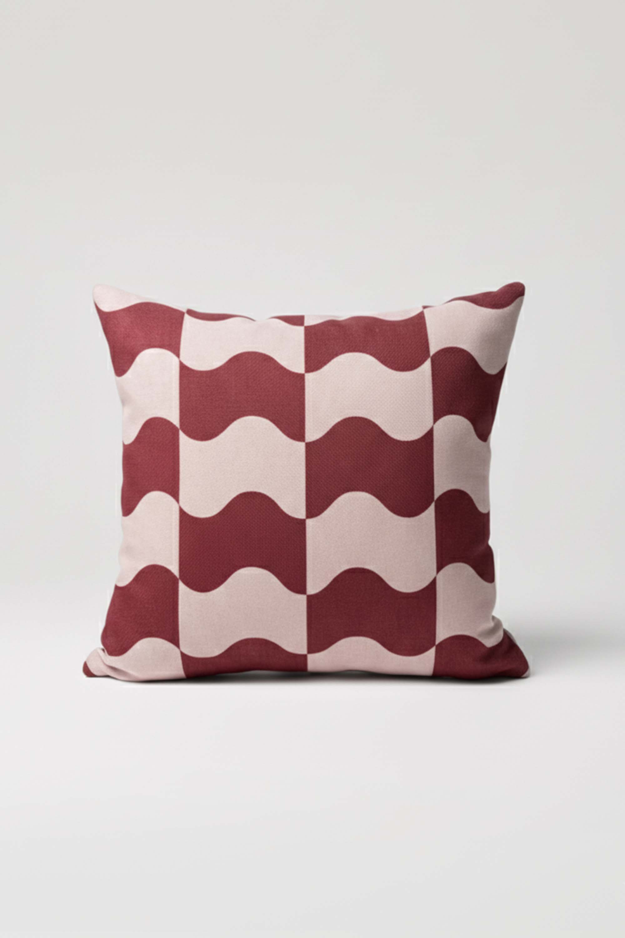 Retro Dalga Desenli Pembe Kırlent Kılıfı 45x45 cm