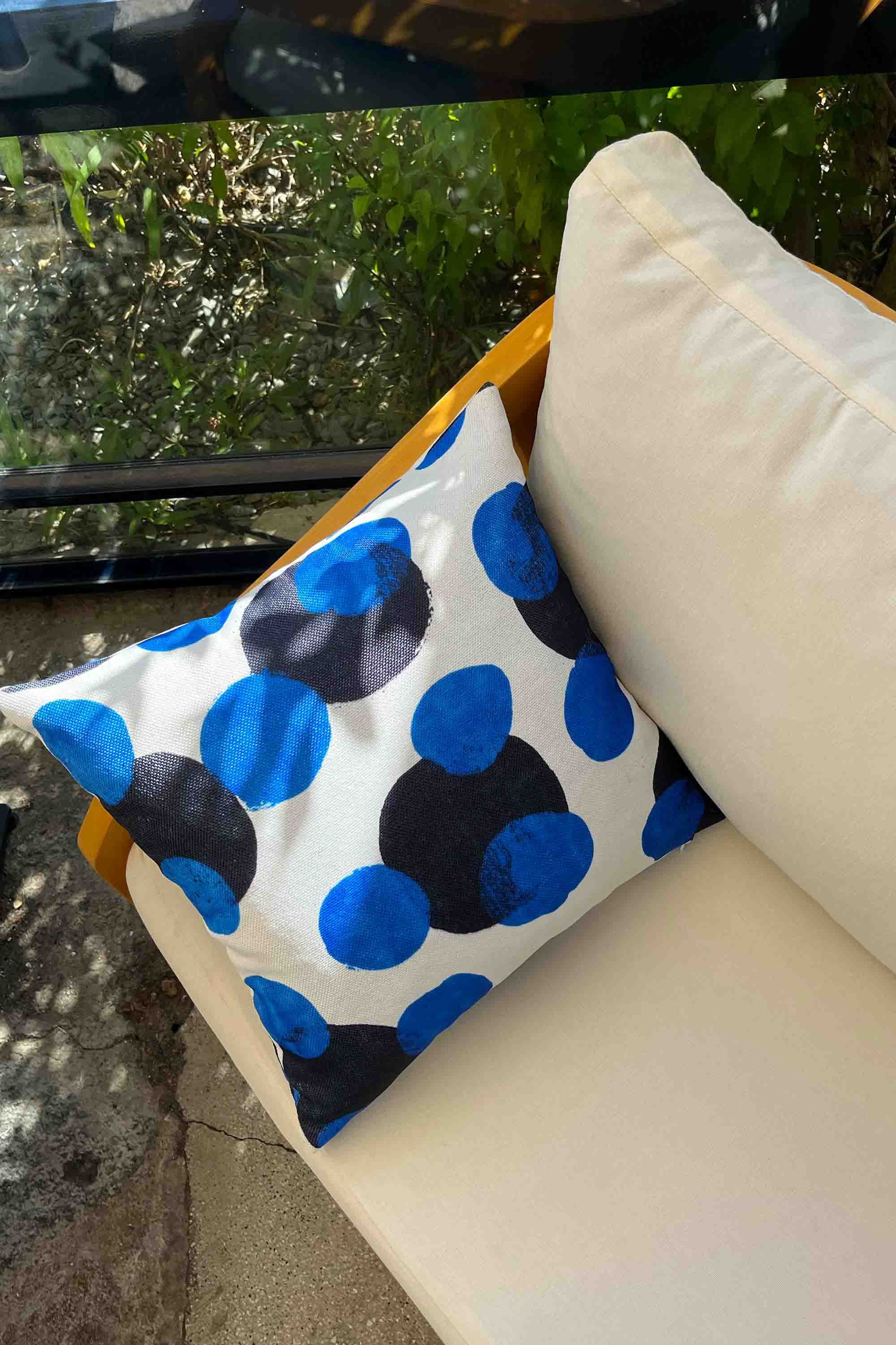 Soyut Daire Desenli Kırlent Kılıfı 45x45 cm