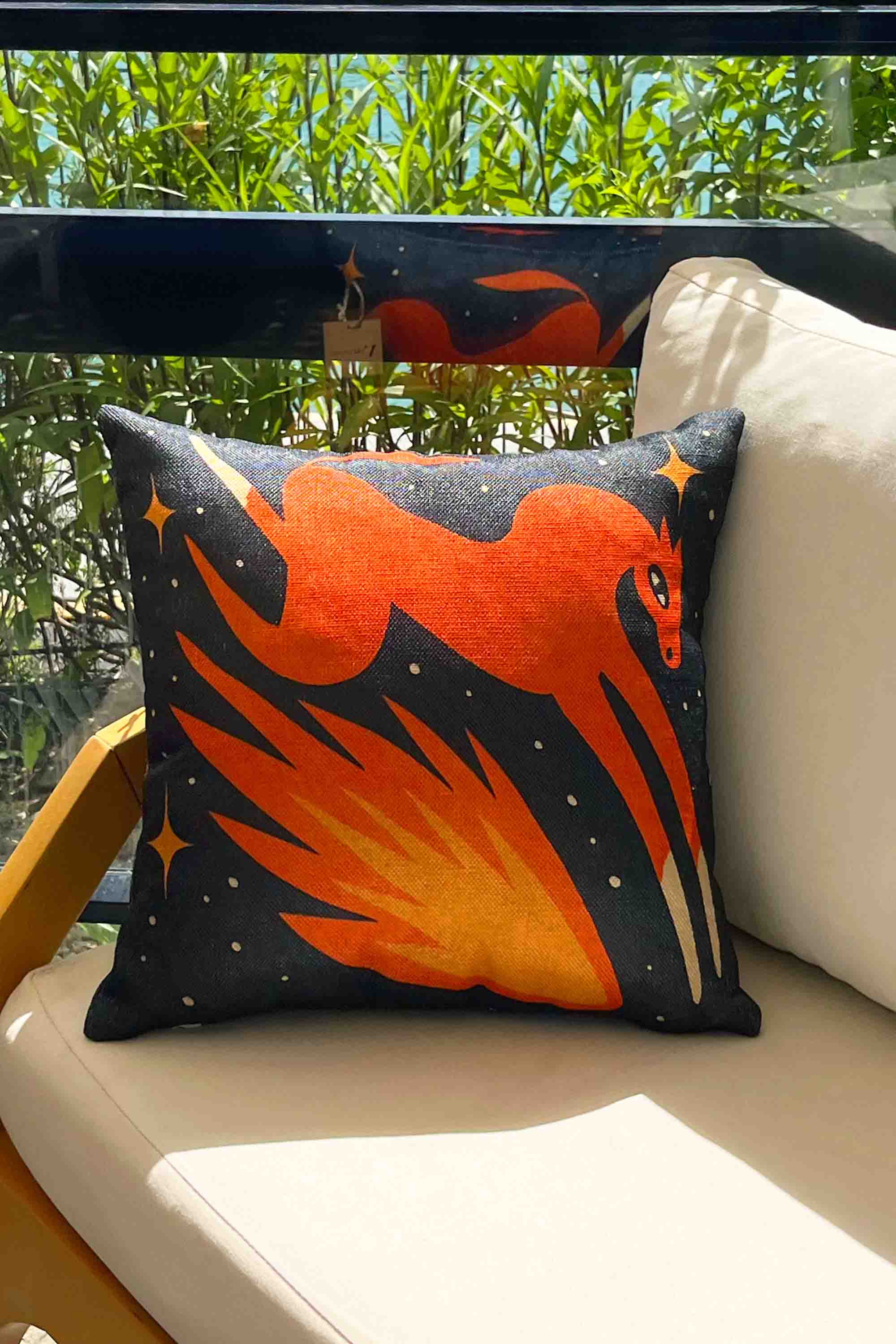 Alevden Yele – Soyut At Tasarımlı Kırlent Kılıfı 45x45 cm