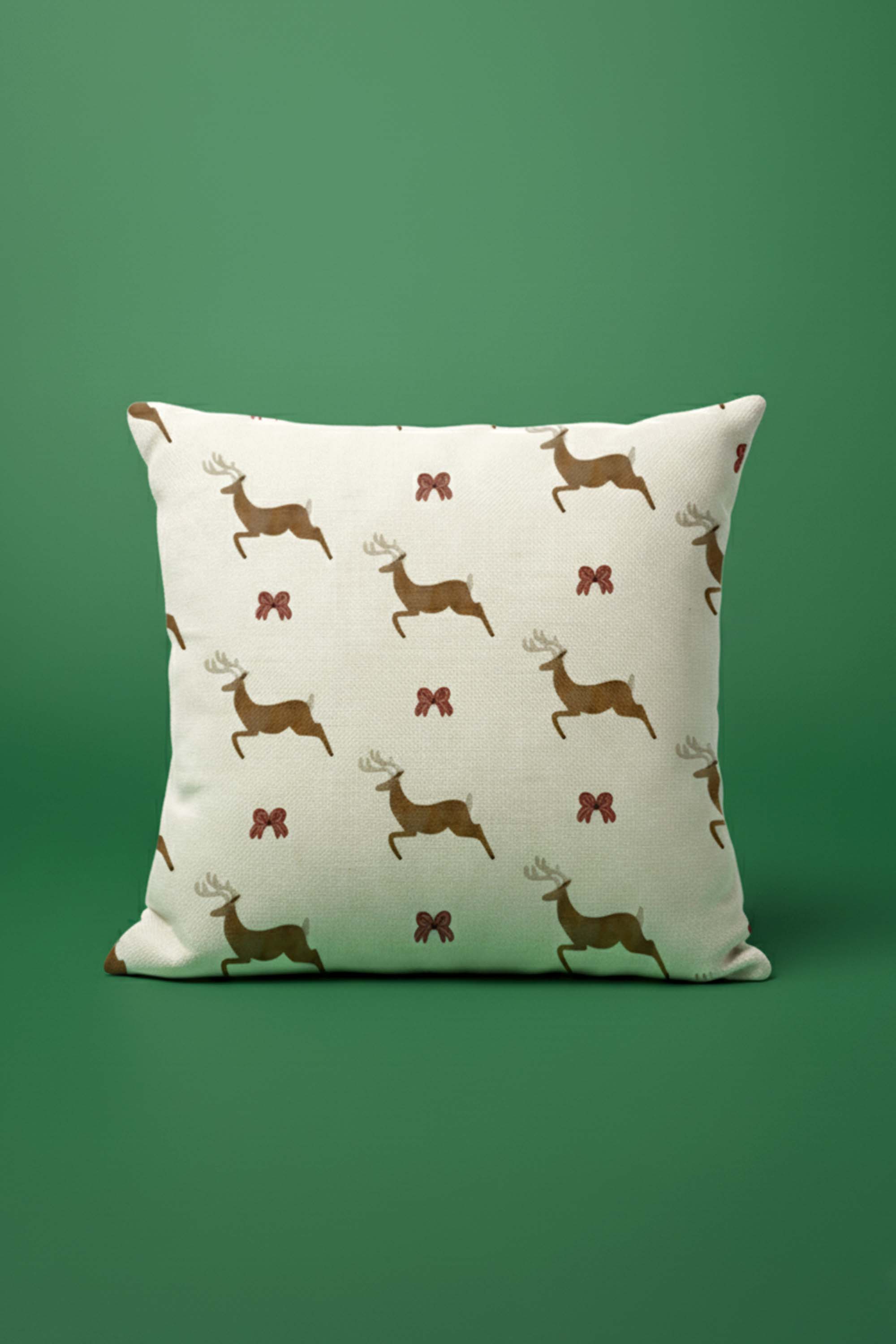 Yılbaşı Geyik Desenli Keten Kırlent Kılıfı 45x45 cm – Krem & Kahve