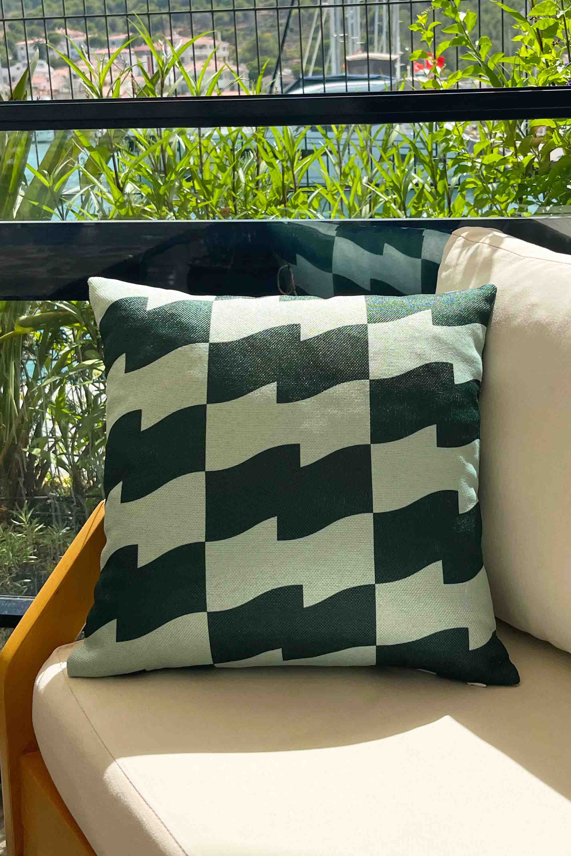 Dalgalı Kazayağı Desenli Kırlent Kılıfı 45x45 cm