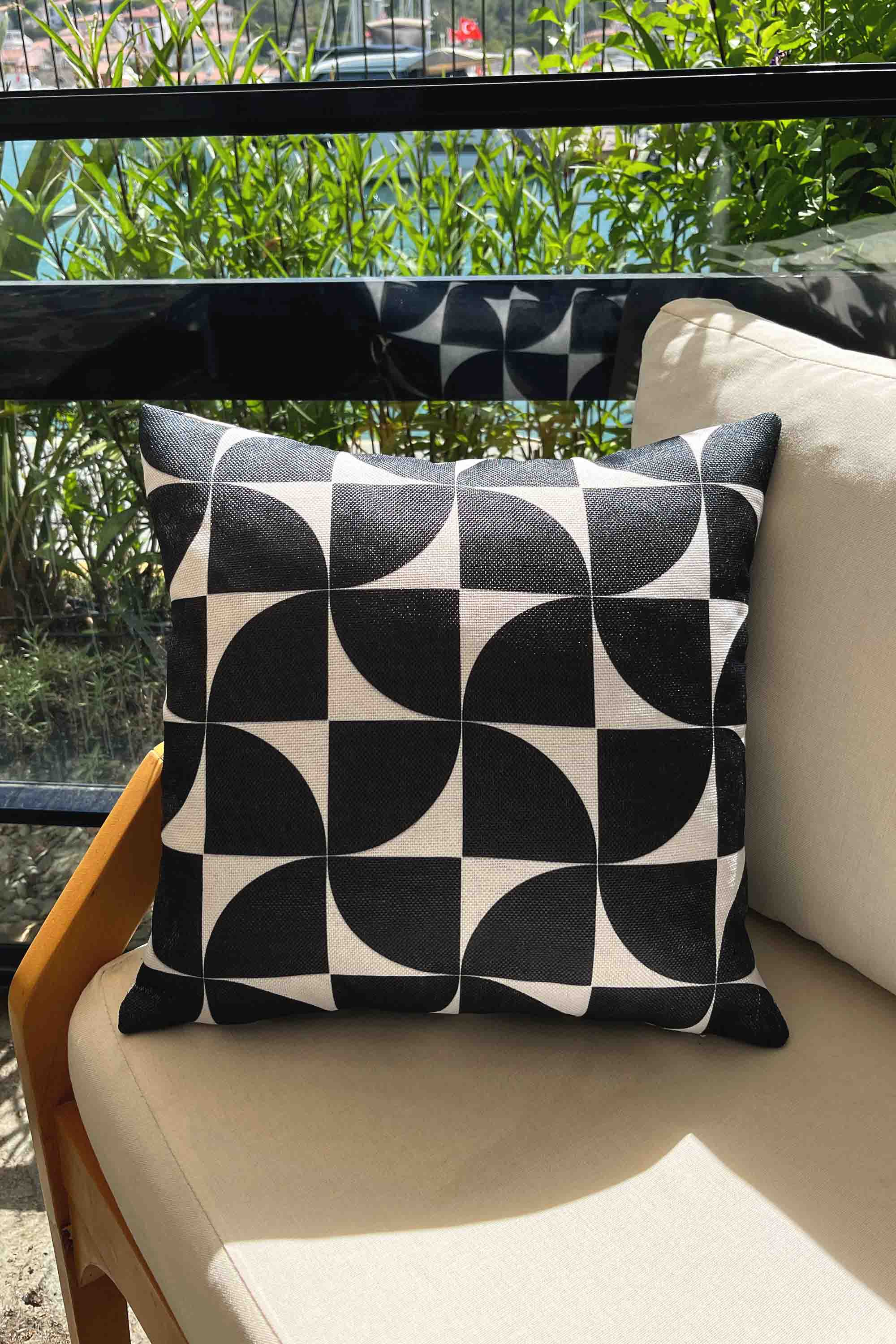 Siyah Beyaz Modern Bauhaus Desenli Kırlent Kılıfı 45x45 cm