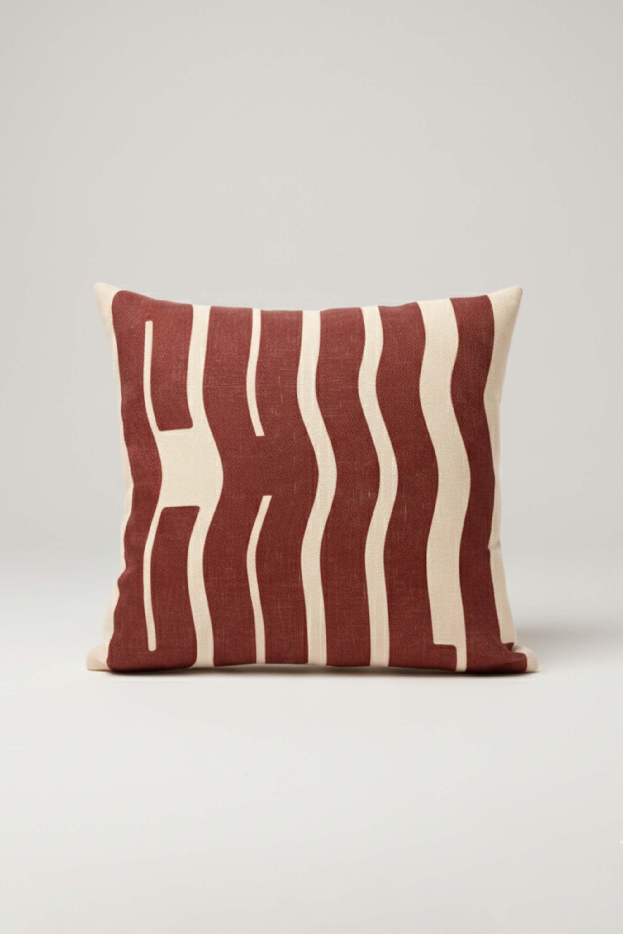 Chill Dalgası – Soyut Tipografik Kırlent Kılıfı 45x45 cm