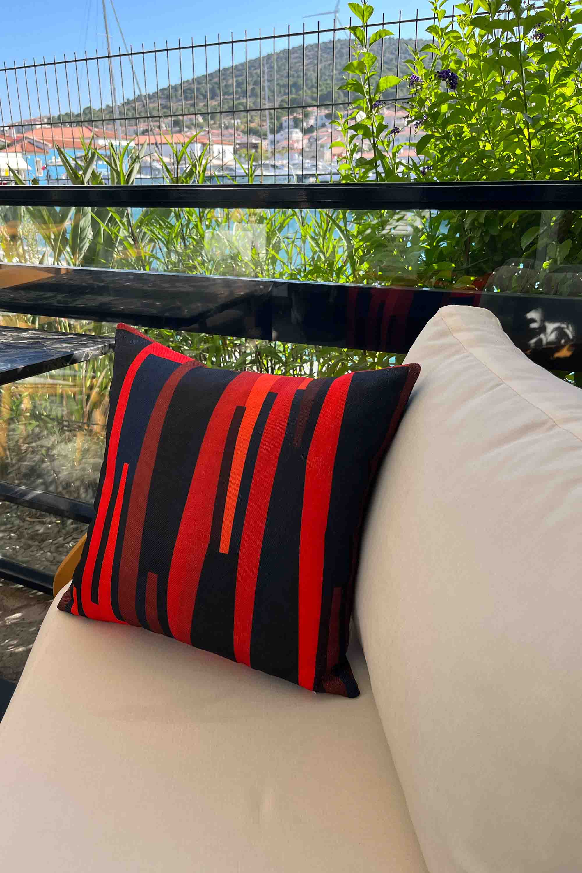 Modern Etnik Desenli Kırlent Kılıfı 45x45 cm