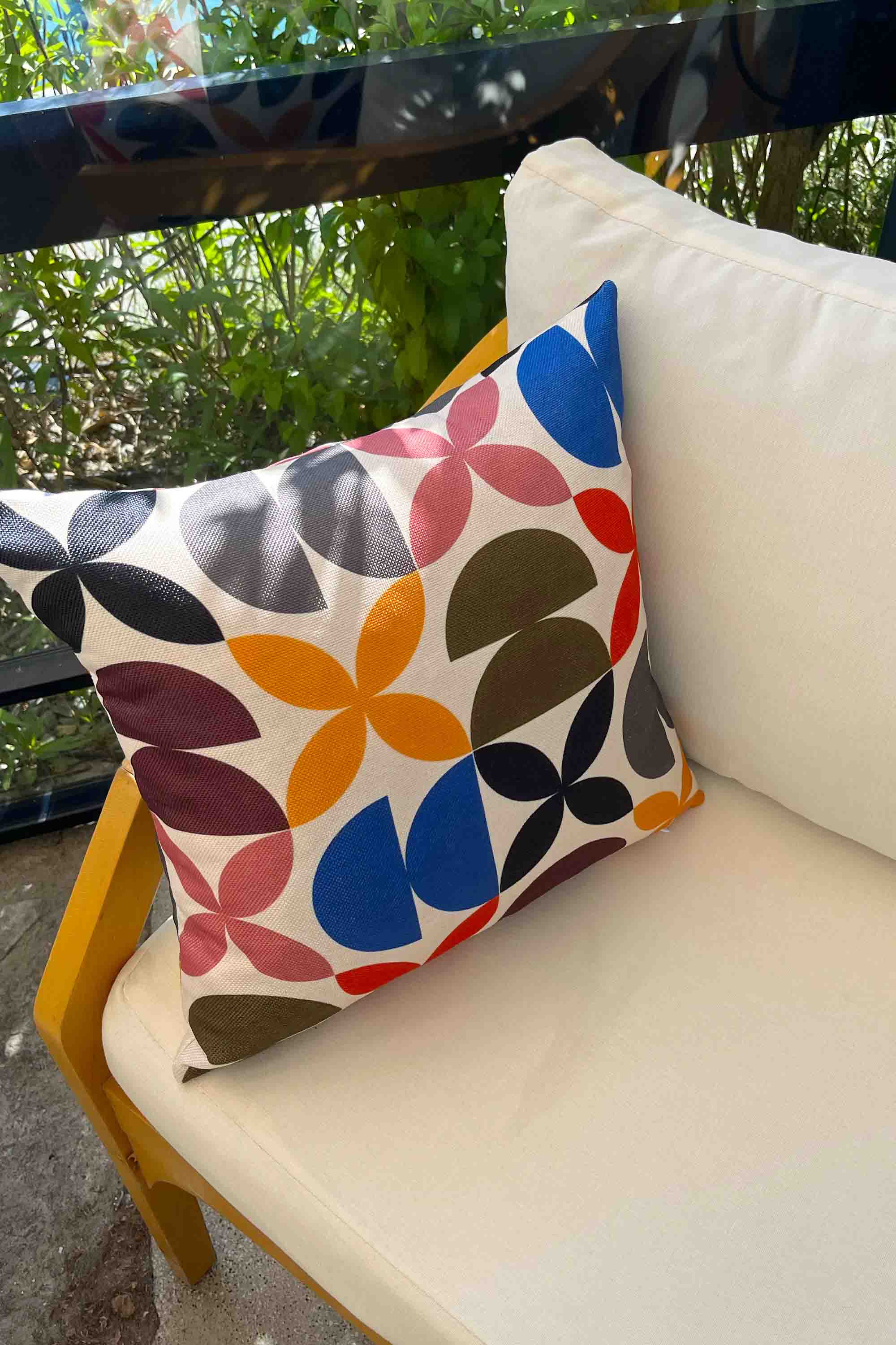 Retro Renkli Bauhaus Geometrik Desenli Kırlent Kılıfı 45x45 cm