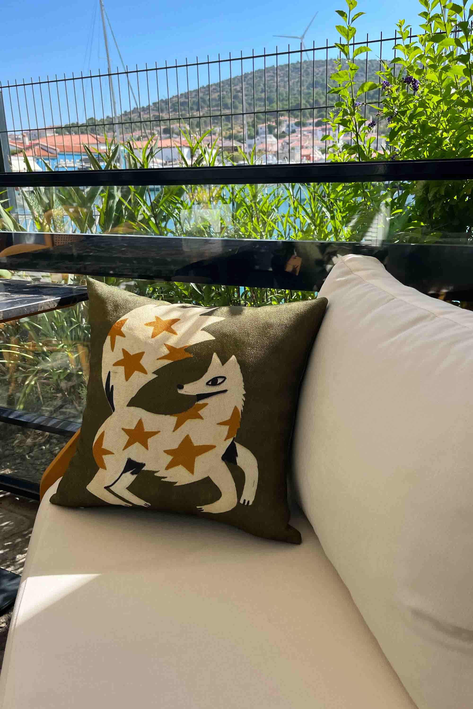 Yıldızlı Tilki Kırlent Kılıfı 45x45 cm