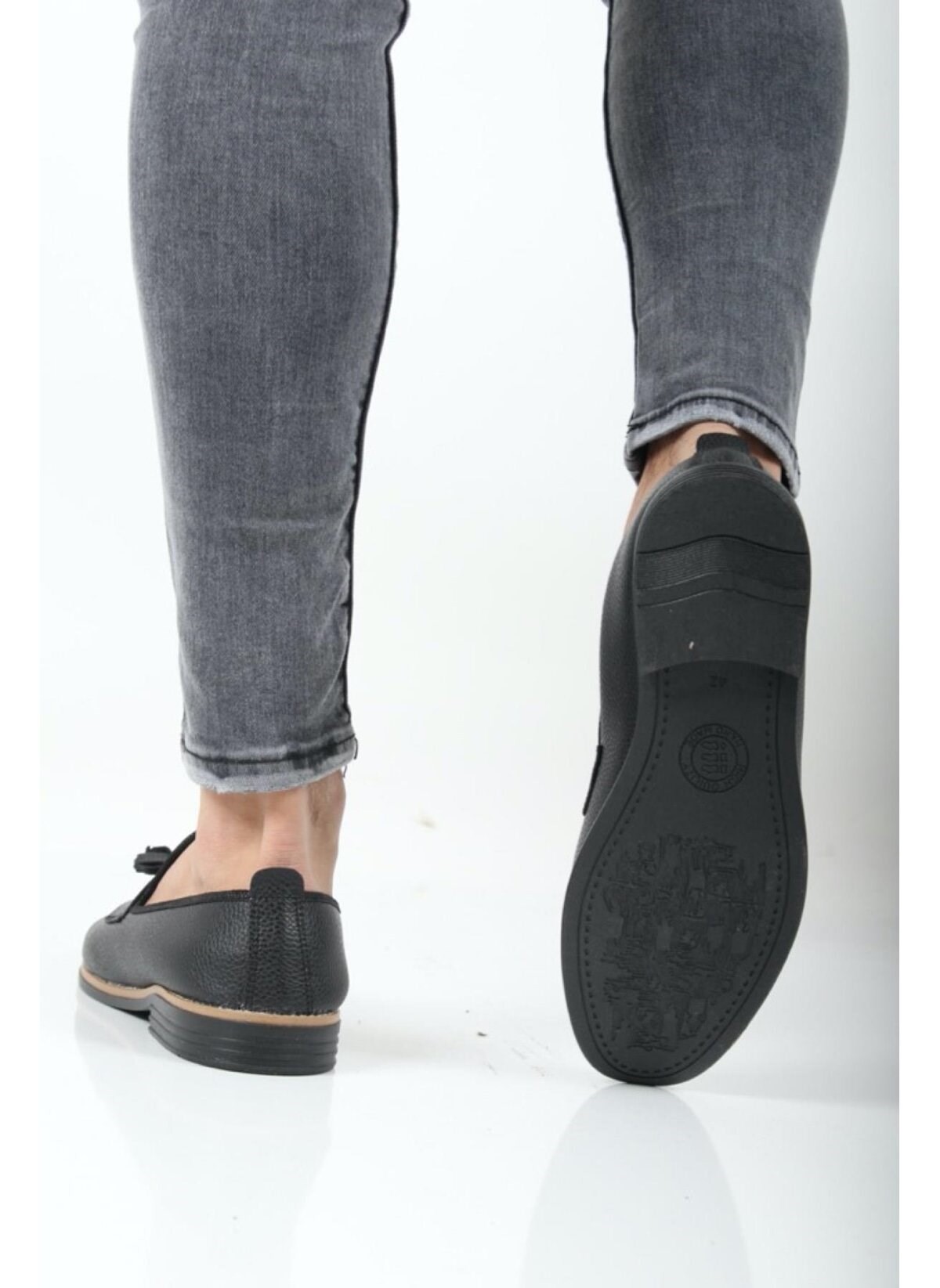 Tomıross Loafer Siyah Cilt Püsküllü Erkek Babet Ayakkabı LFRPSKL-001