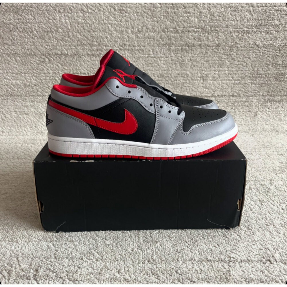 Air Jordan 1 Low 'Black Light Smoke Grey Gym Red'