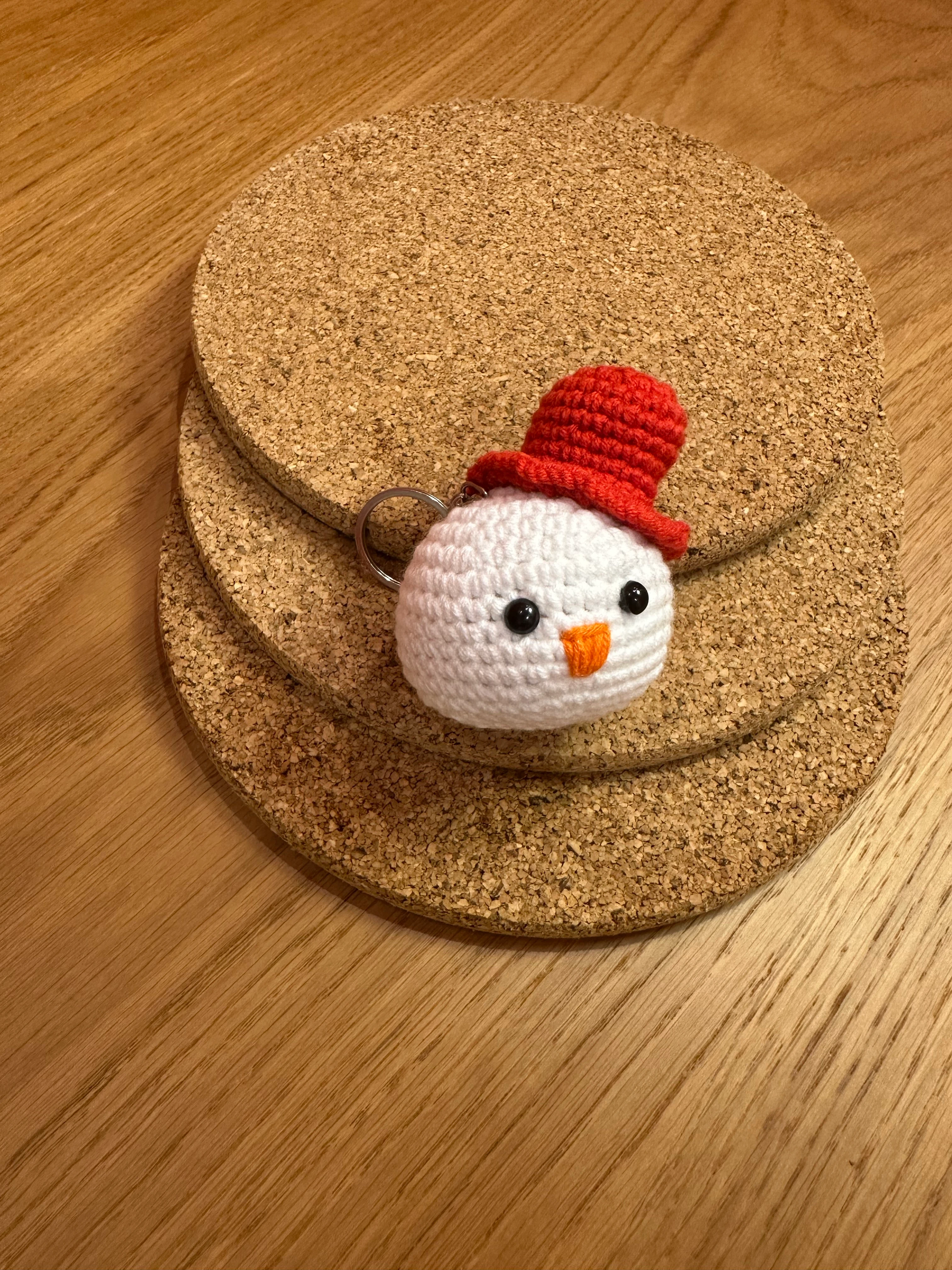 Kırmızı Kardan Adam El Örgüsü Anahtarlık