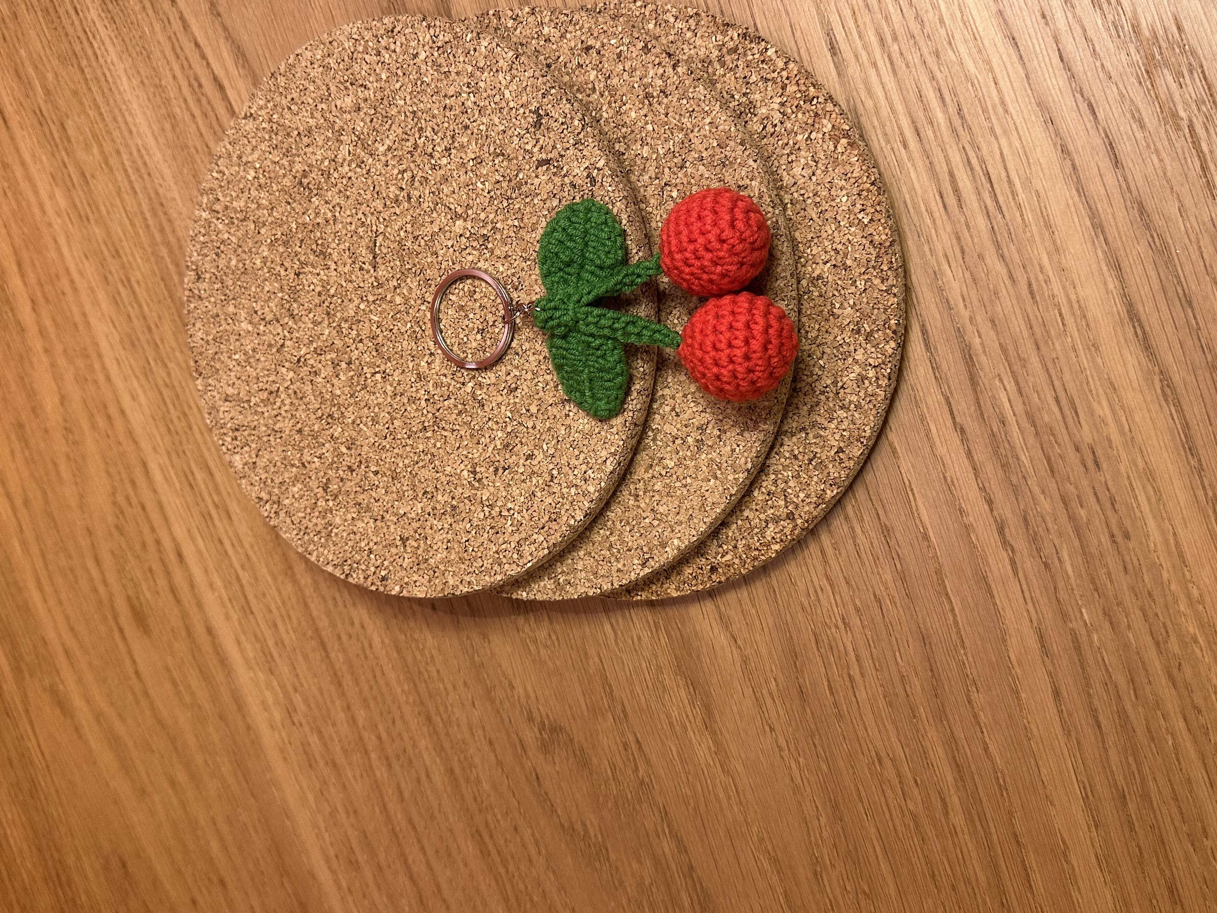 Kiraz El Örgüsü Anahtarlık